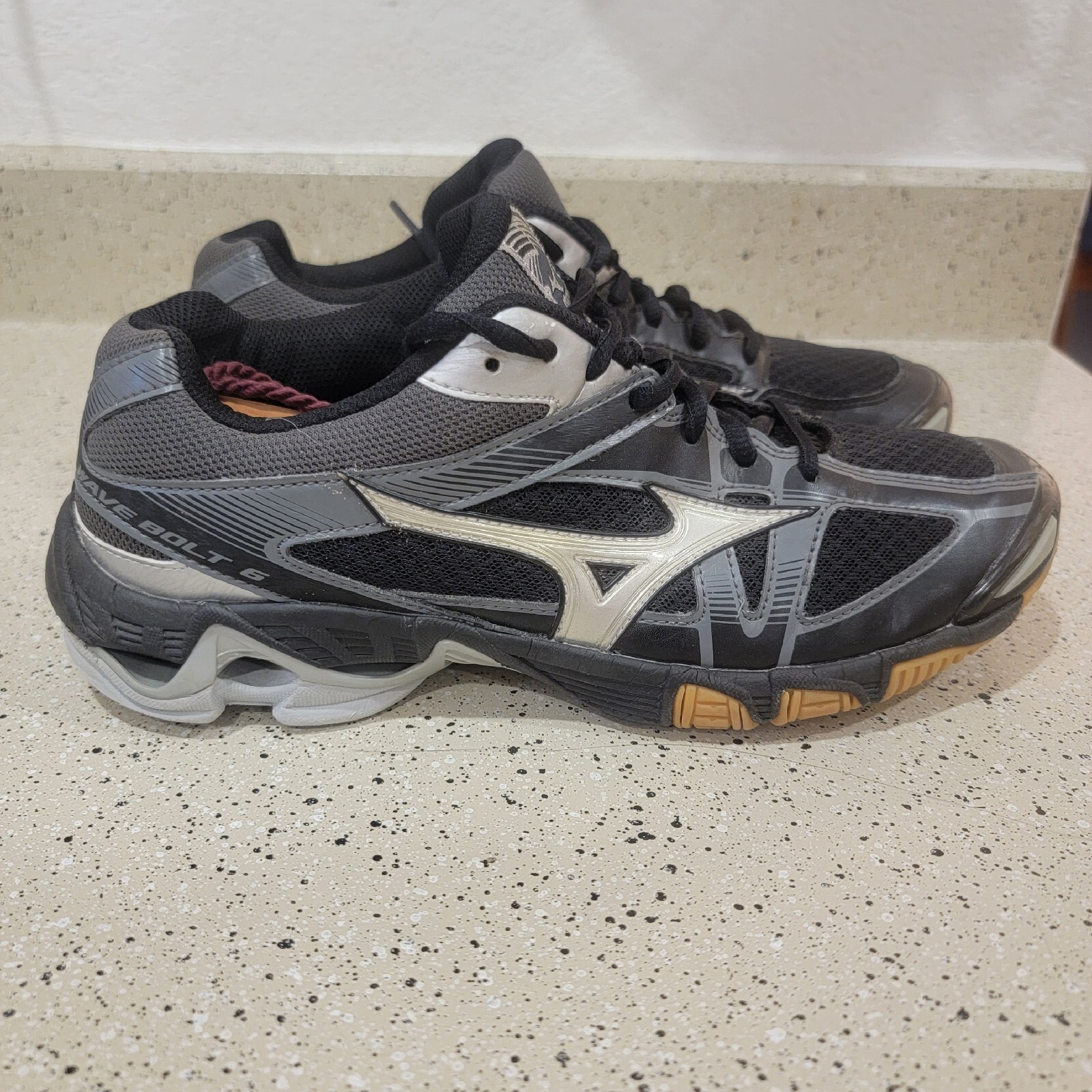 Womens Mizuno Wave Bolt 6 Shoes Size 9.5 Black Gray Volleyball
