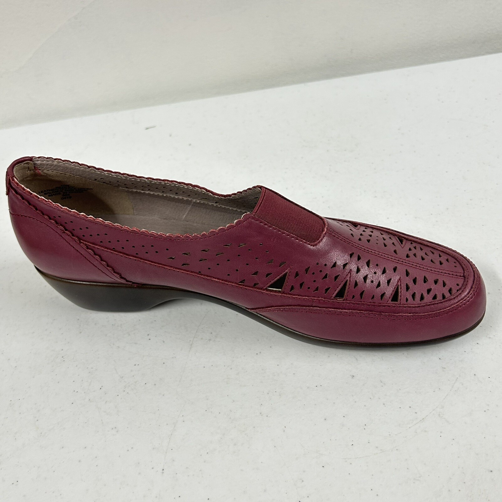Easy Spirit Daisie Women’s Slip On Loafers Size 10N Purple NEW
