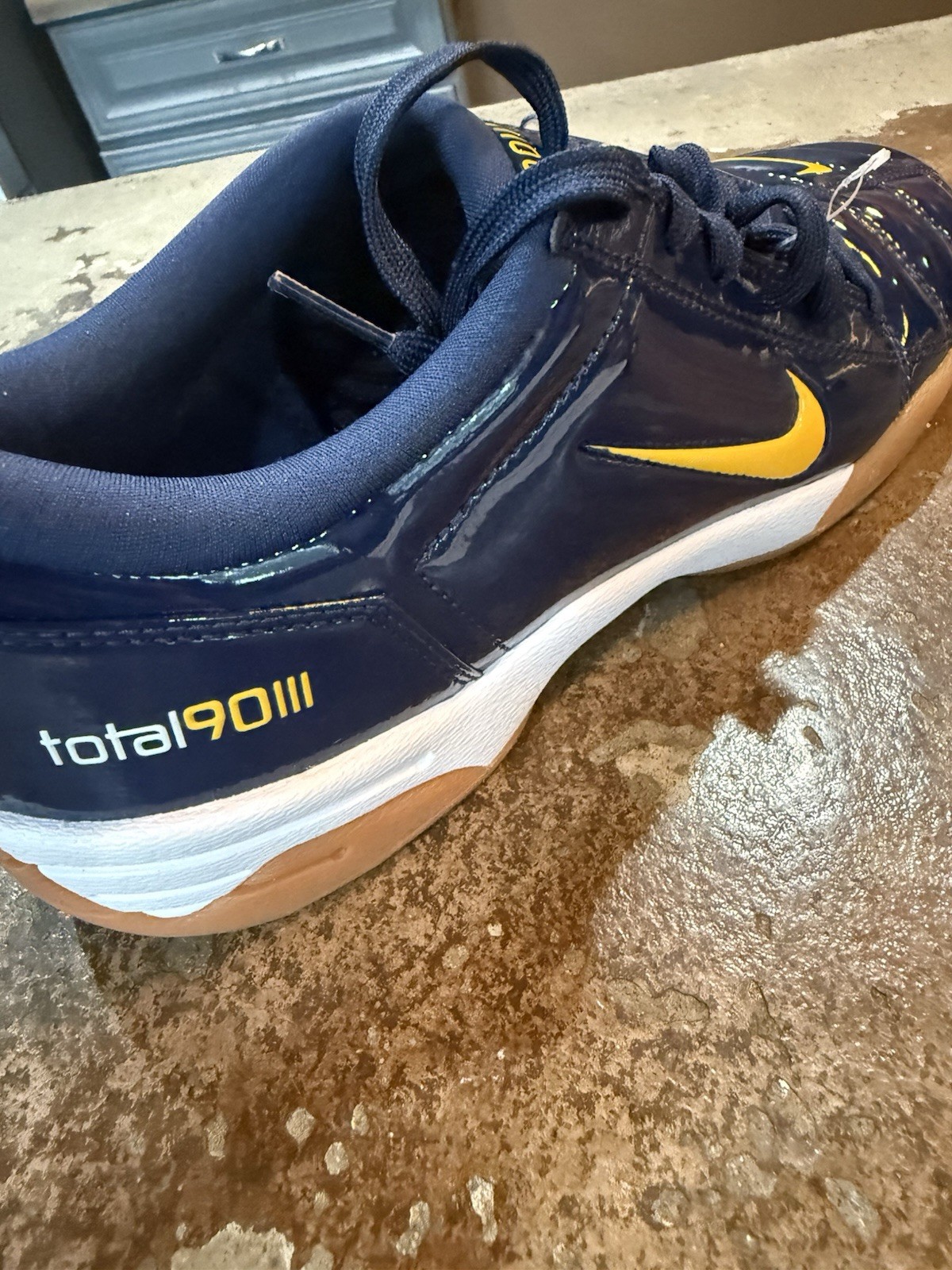 Nike Women’s Total 90 Michigan Midnight Navy Gold Soccer Shoes Size 9.5