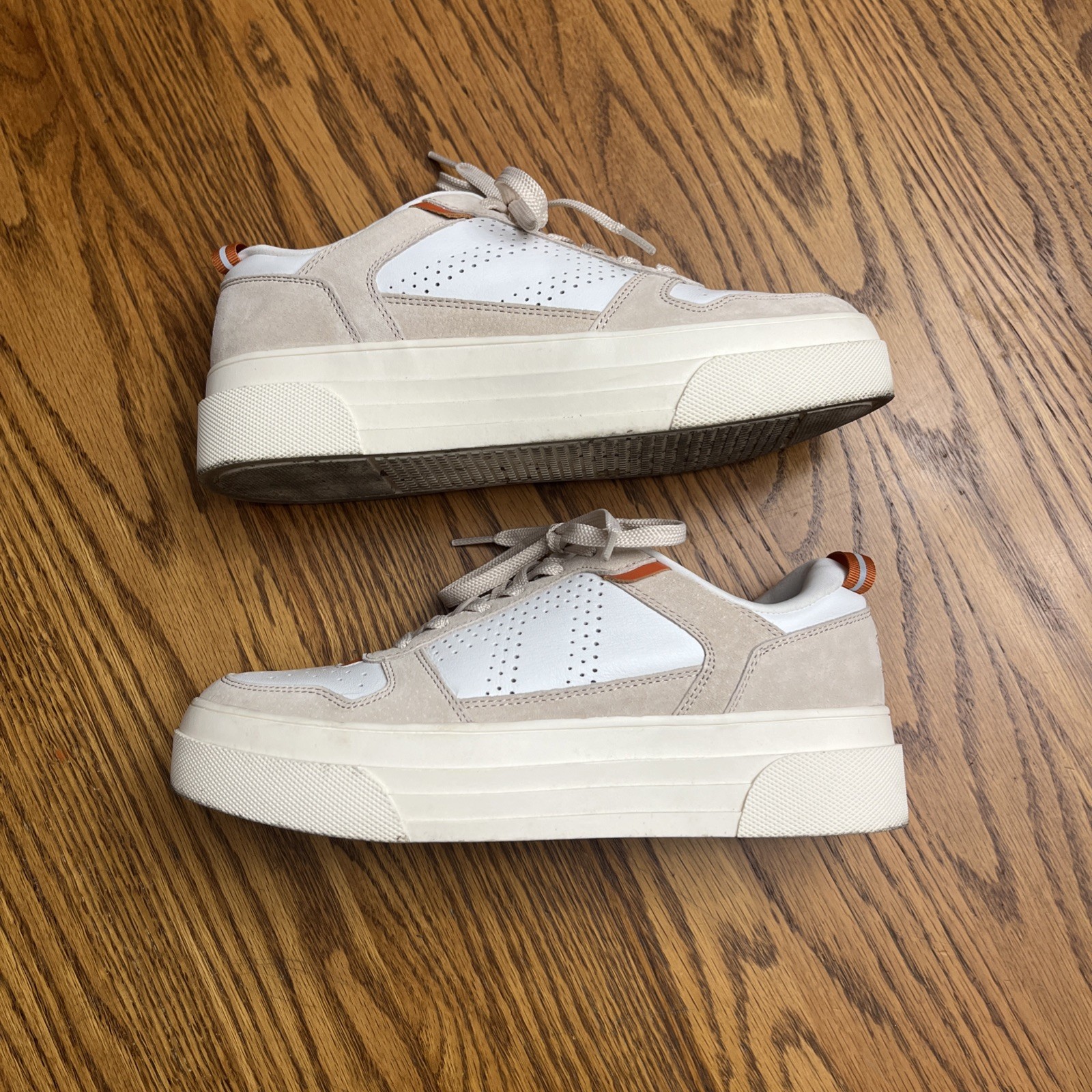 Le Tigre MIDTOWN White/Taupe Leather Low Top Lace Up Platform Sneakers Size 8.5
