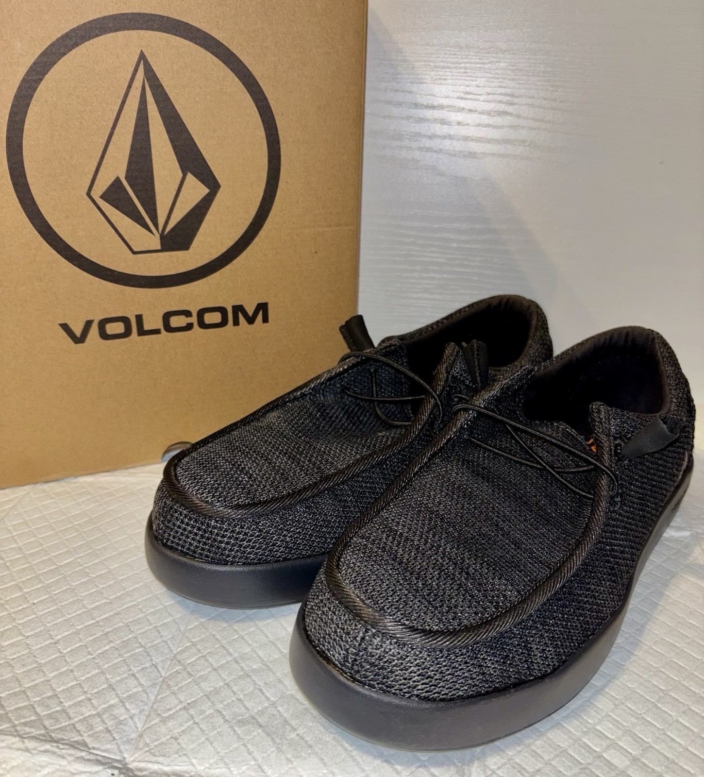 VOLCOM Workwear CHILL Casual Work Shoes Comp Toe VM30802F Womens Size 8W