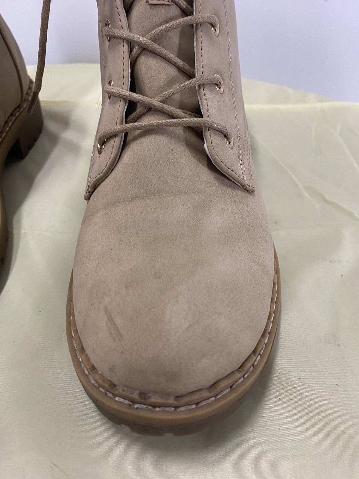 Justfab Illona Women’s Classy Combat Style Boot. Light beige Size 8.5