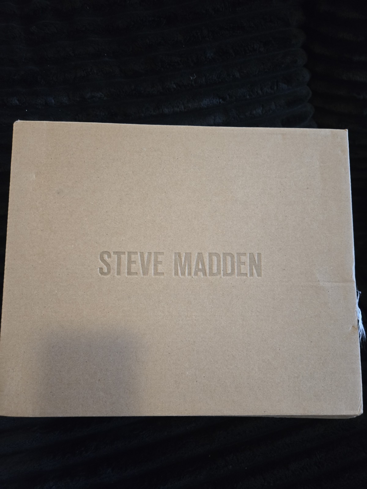 Steve Madden Maxima Beige Knit Low Top Lace-Up Sneakers Rhinestone Cushioned
