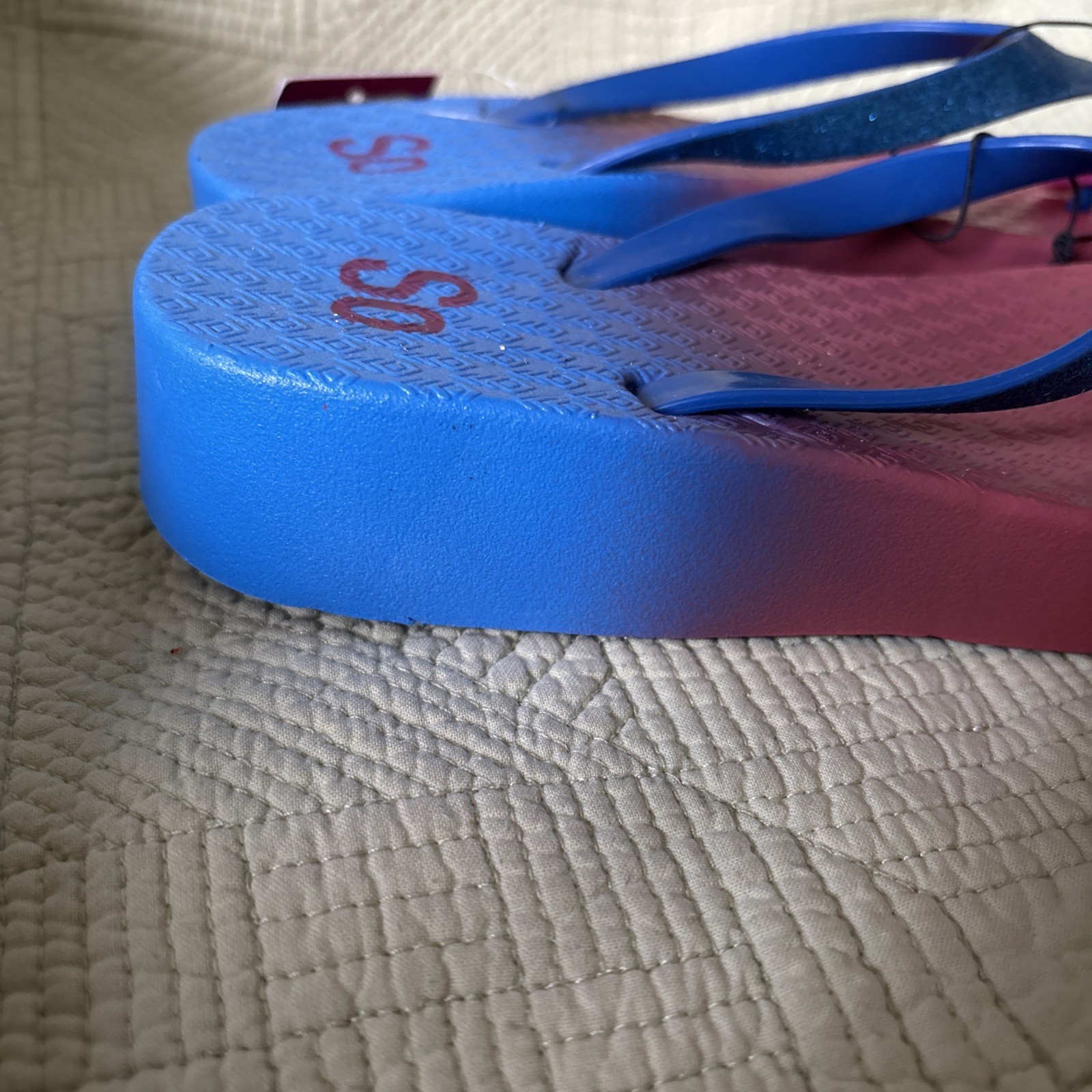 SO Red Pink Purple Blue Sparkle GLITTER SANDALS FLIP FLOPS M (7-8) NWT