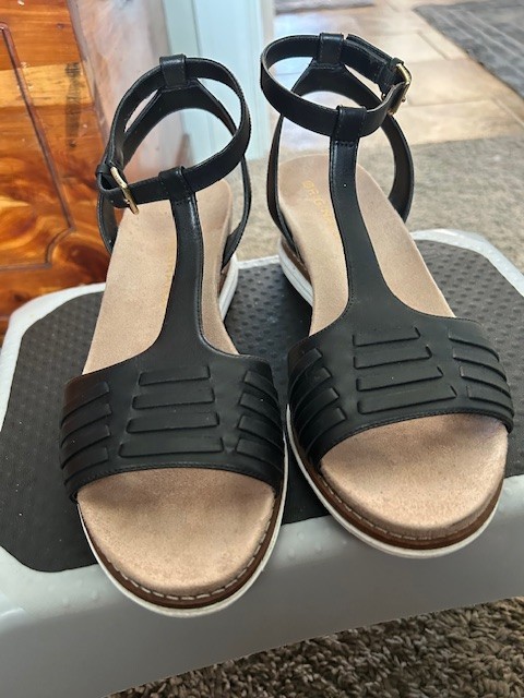 Cole Haan OriginalGrand, Blk Leather, Ankle Strap, Size 6.5 Med, 2.5 In, Heel