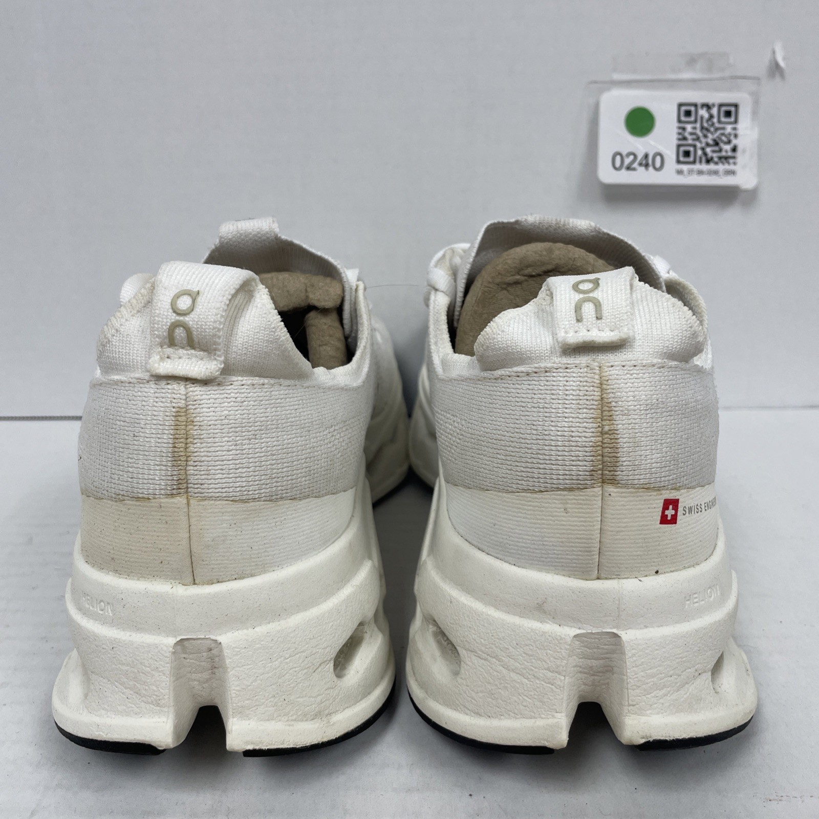 On Cloudsurfer Max U.S. Women’s Size 10 White Missing Insoles