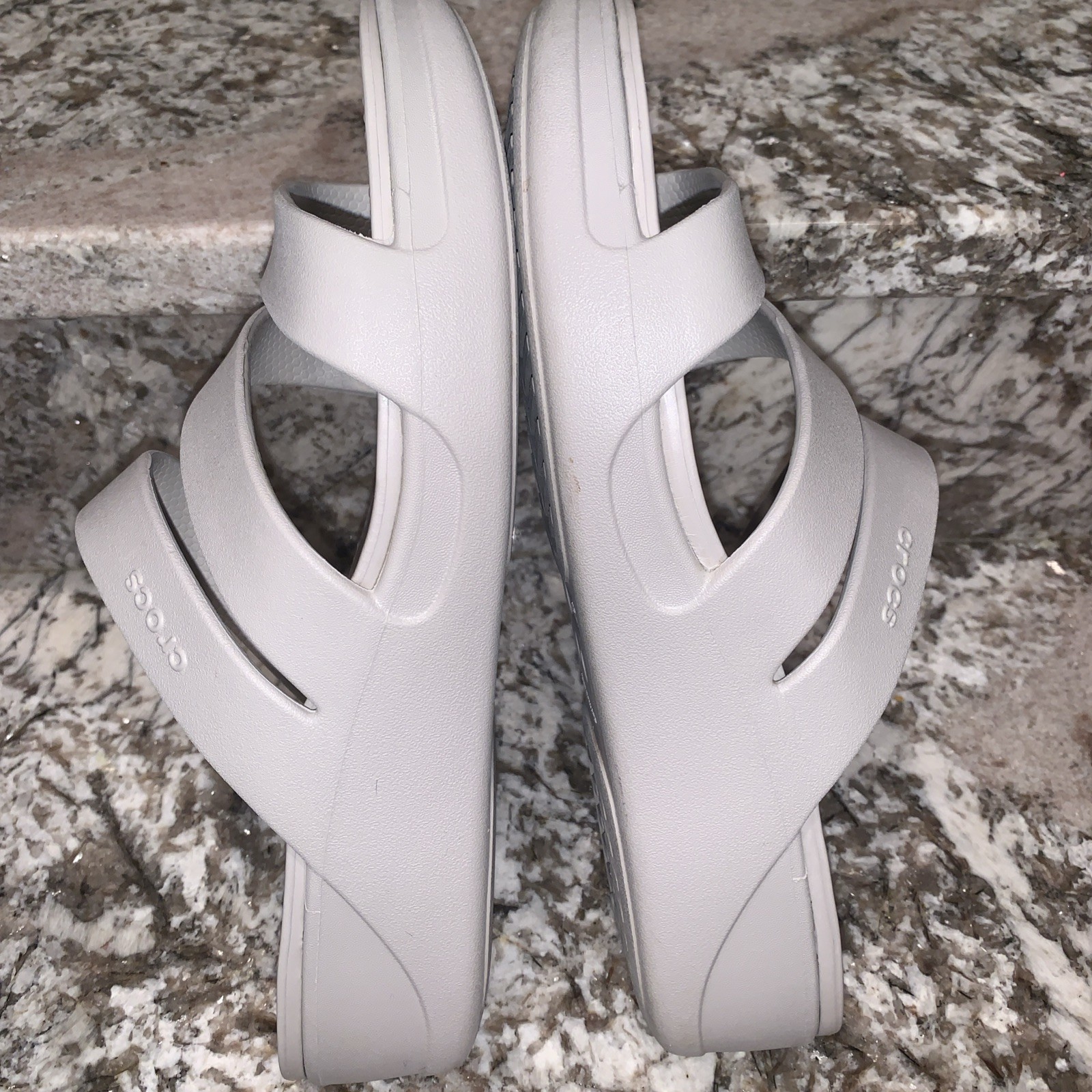 crocs womens 9 Beige Getaway Sandals Preowned