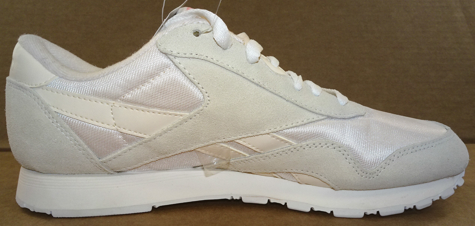 Reebok Women’s Classic Nylon Suede 1-6394 Wht/Lt Grey New