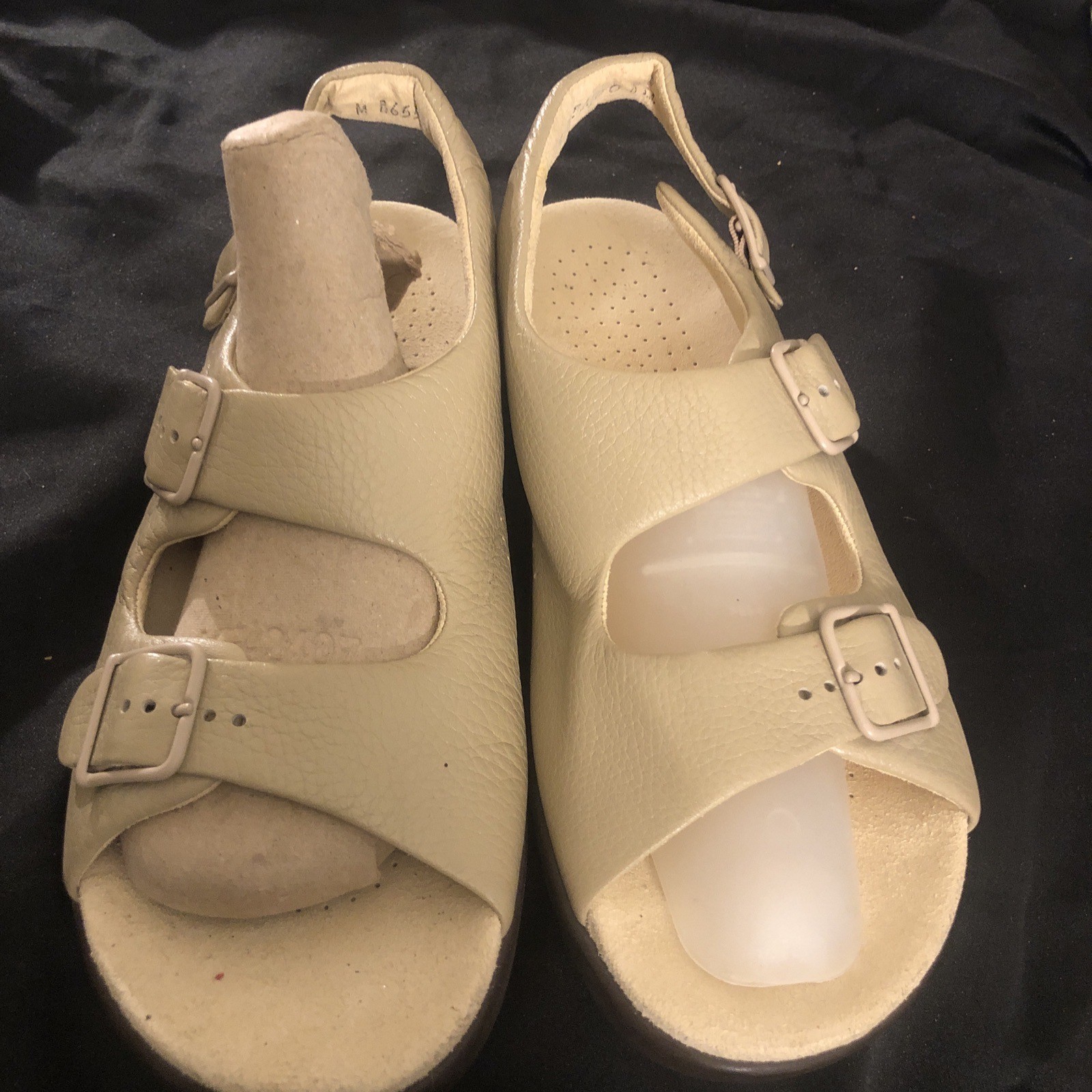 Womens SAS Natural Beige Relaxed Walking Sandals Sz 10 M Adjustable Straps