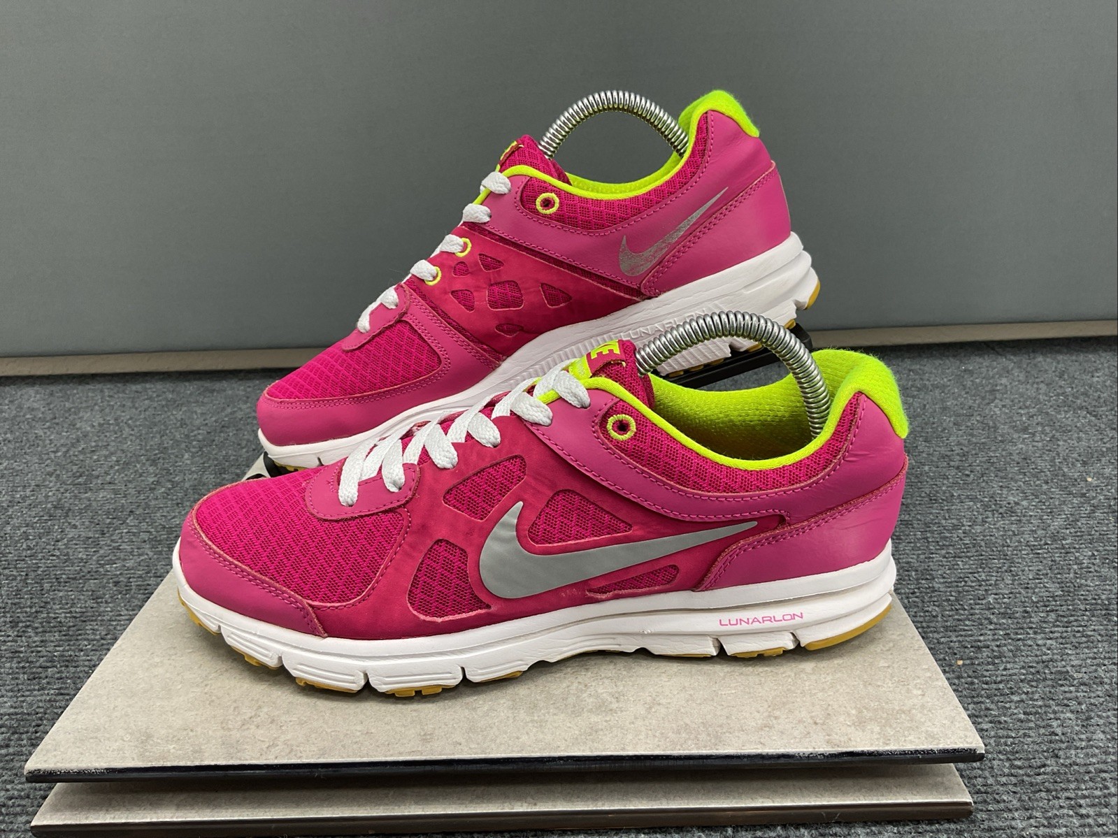 Nike Women’s Sz 8.5 Lunar Forever Lunarlon Neon Pink Athletic Shoes 488164-600