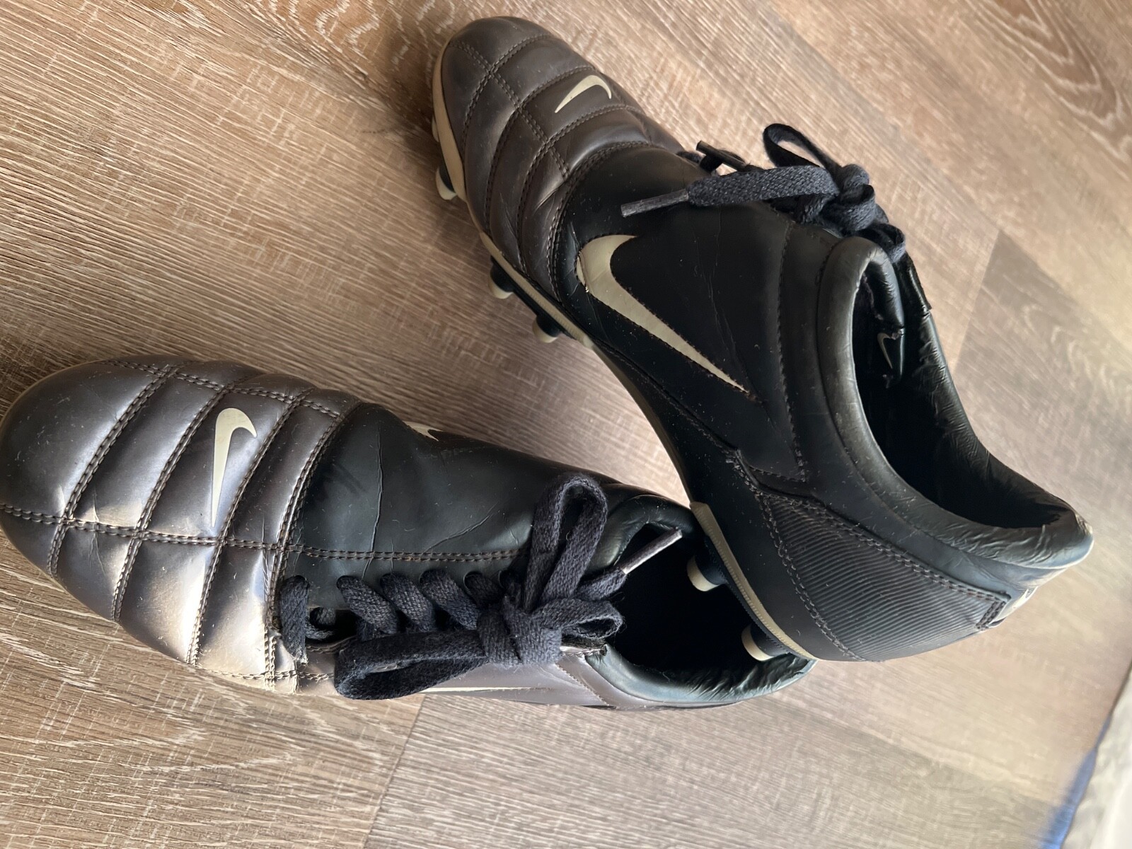 Nike total 90 III FG women soccer cleats  US size 9 (312860-011)