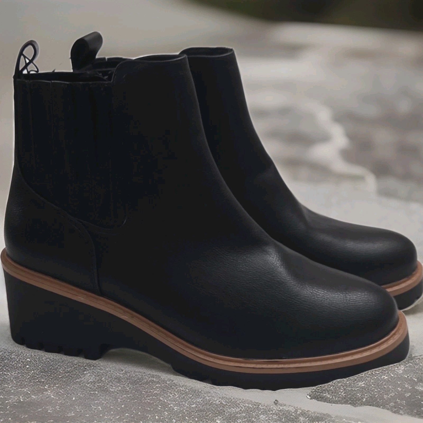 MIA Stephenn Bootie Black Faux Leather Lug Sole Pull On Ankle Boots Size 10