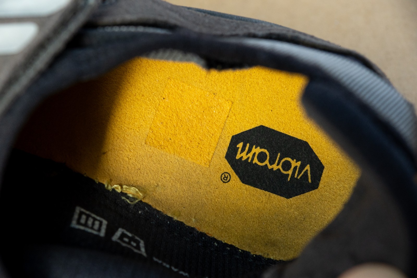 Vibram Five Fingers, M4485, Size 43, US 9.5-10