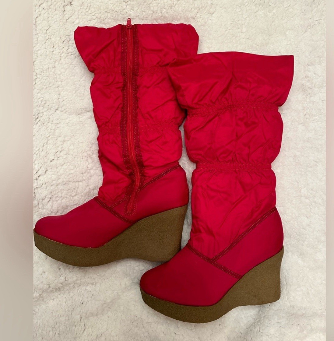 Women’s Red Quilted Mid-Calf Round Toe Wedge Zip Faux Fur Boots 7.5