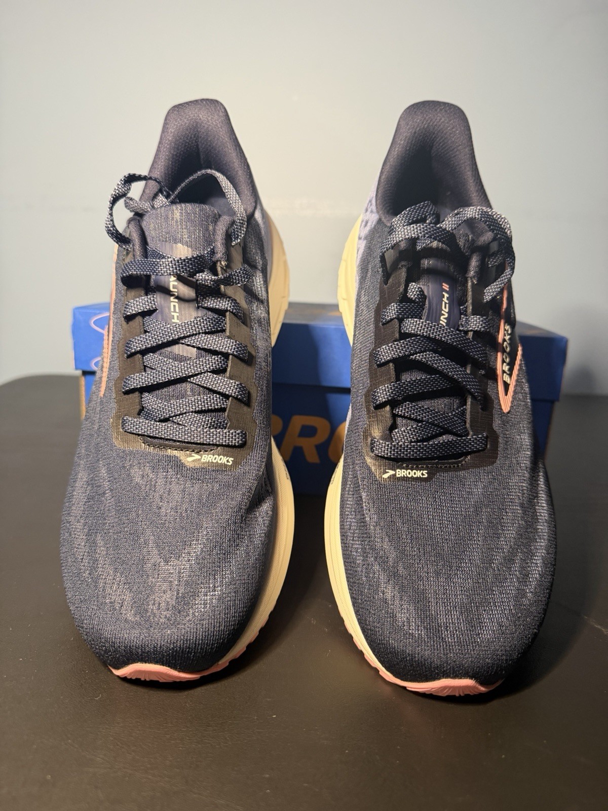 Brooks Launch 11 Peacoat/Blue/Peach Woman’s 9.5. Model 120439 1B 483