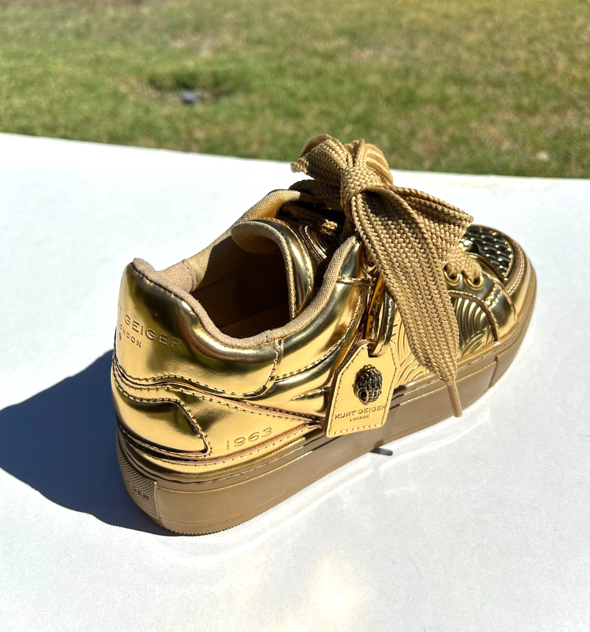 Kurt Geiger London Southbank Tag Platform Sneakers Sz 7.5 EUR 38 Gold $260 NEW
