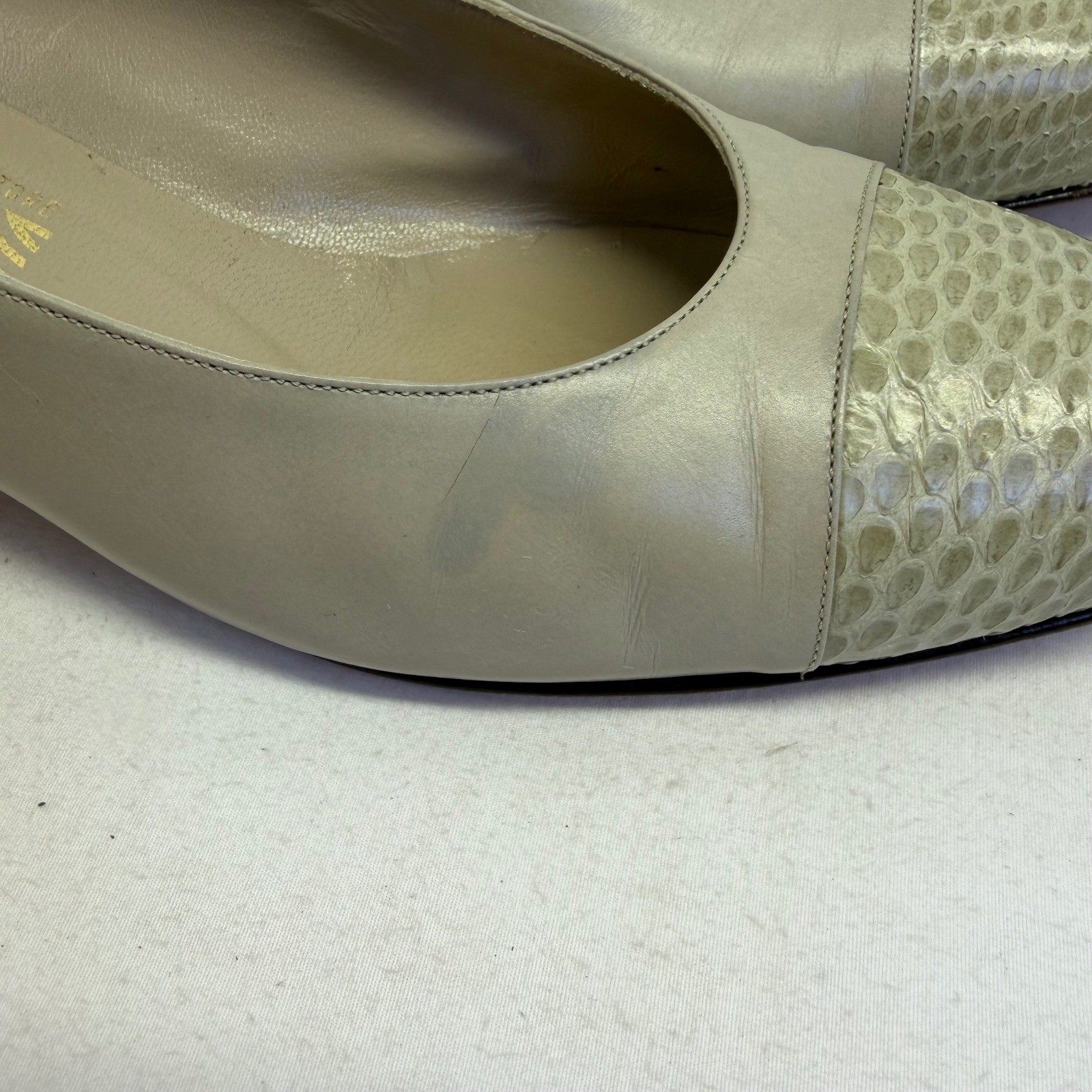 Vintage Salvatore Ferragamo Heels Womens 8 B Beige Snakeskin Cap Toe Pumps Chic