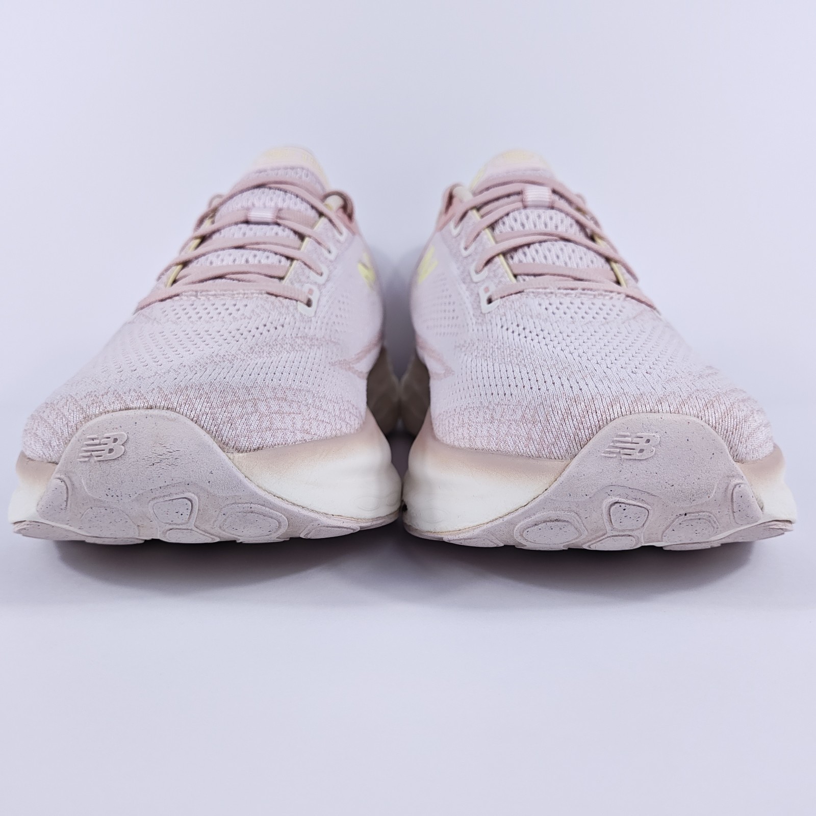 New Balance 1080 v13 Womens 9.5 2E Extra Wide Max Cushion Running Shoes Pink