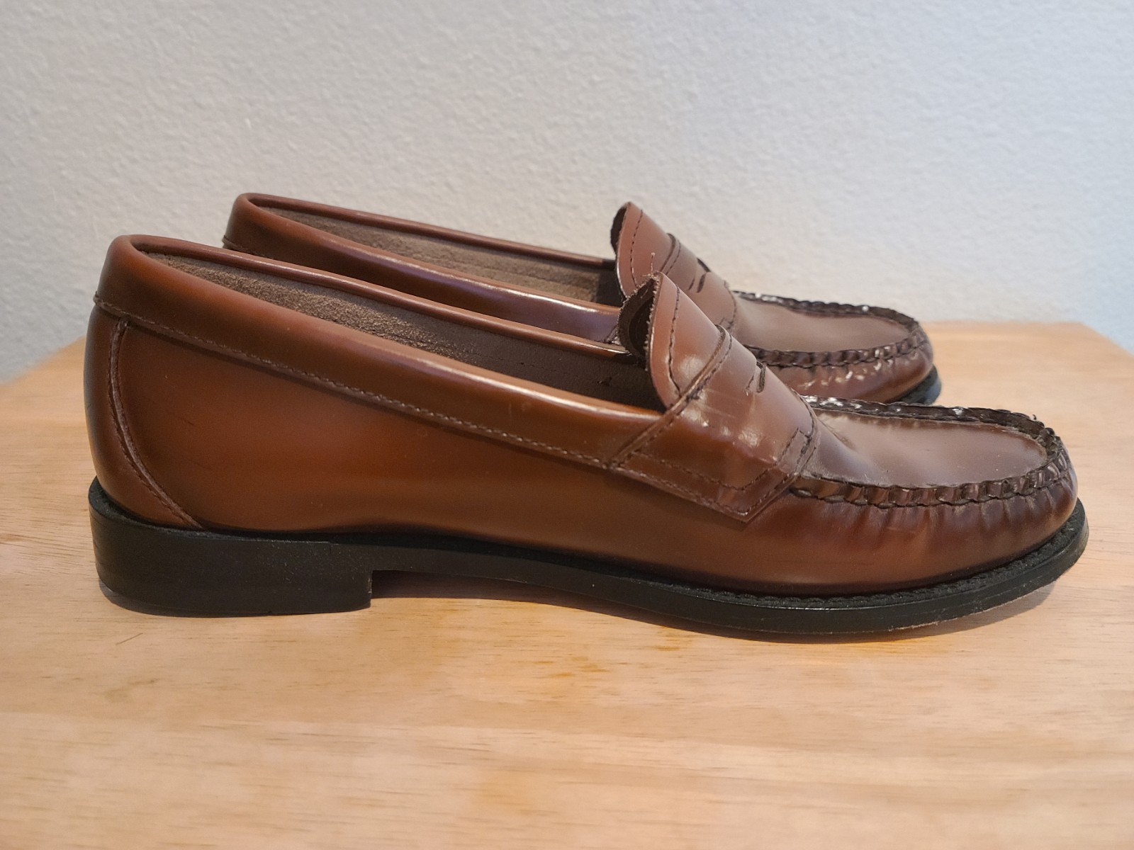 G.H. Bass & Co Women’s Weejuns Penny Loafers Brown Leather, Size 6M