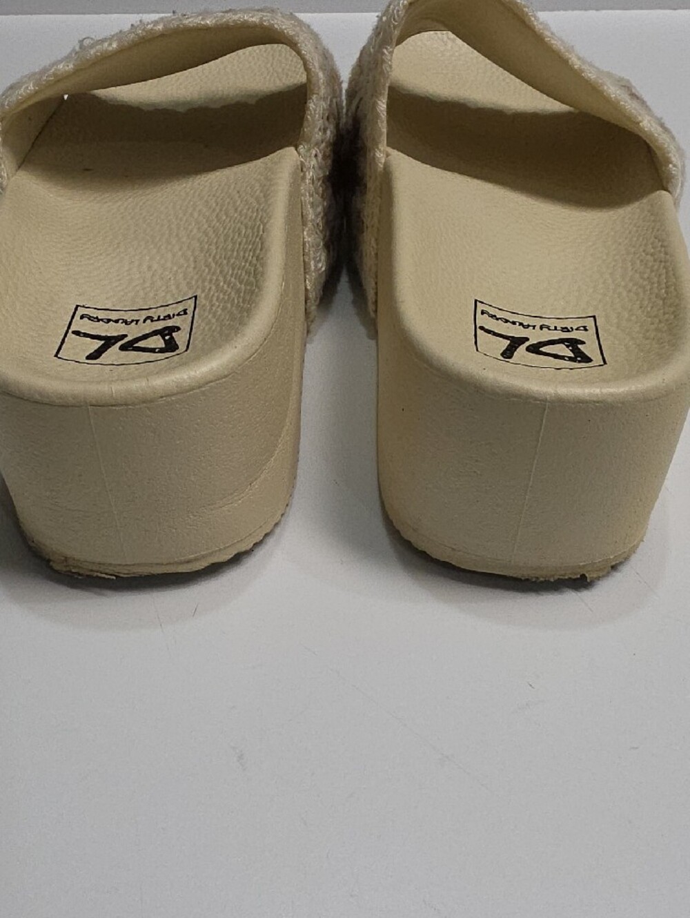 Dirty Laundry Worble Platform Crochet Slide Sandals – Cream and Brown – Size 7.5