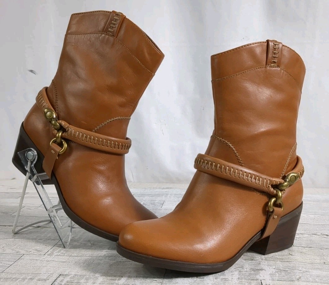 B. Makowsky Hudson Cognac Leather Removable Harness Western Cowboy Boots Sz 6M