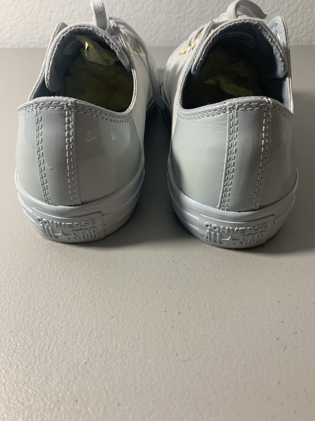 Converse Unisex All Star Chuck Taylor Men’s: Size 10. Women’s Size: 8.