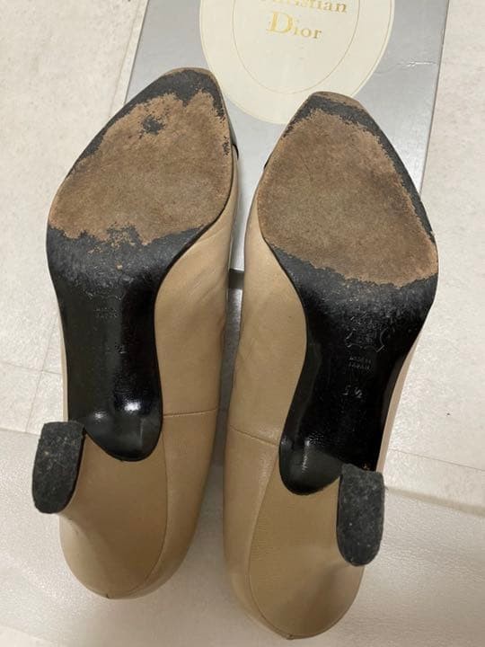 Rare Dior Two-Tone Pumps with Detachable Bow, Size EU35.5 US5.5 (Approx. 22.5cm)