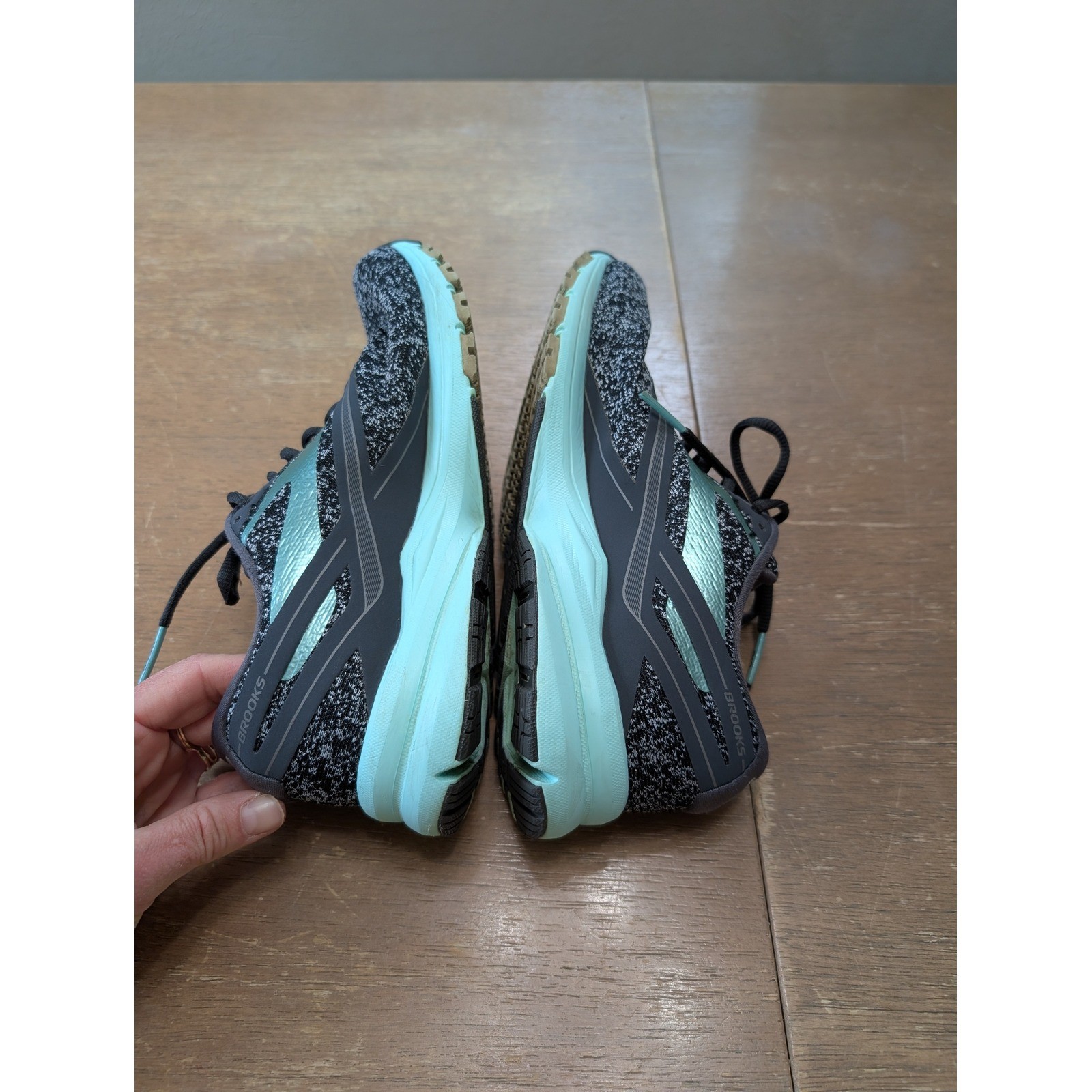 Brooks Launch 4 Womens Running Shoes Black Grey Teal Size 9 gym workout