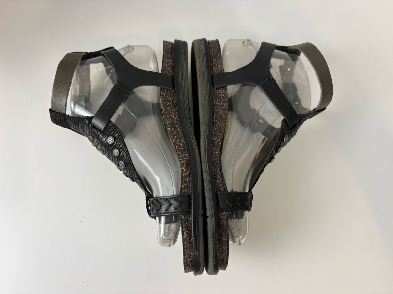 OTBT Stargaze Leather Gladiator Thong Sandals Women’s Size 6.5 Leather Studded