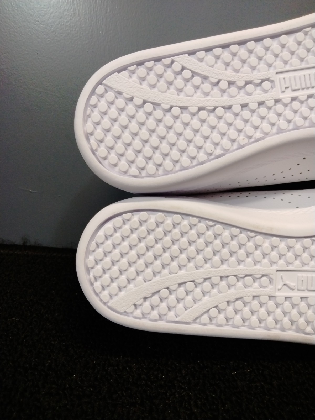 Puma Womens Size 7.5 Smash Preforated 36623801 White Running Shoes Sneakers
