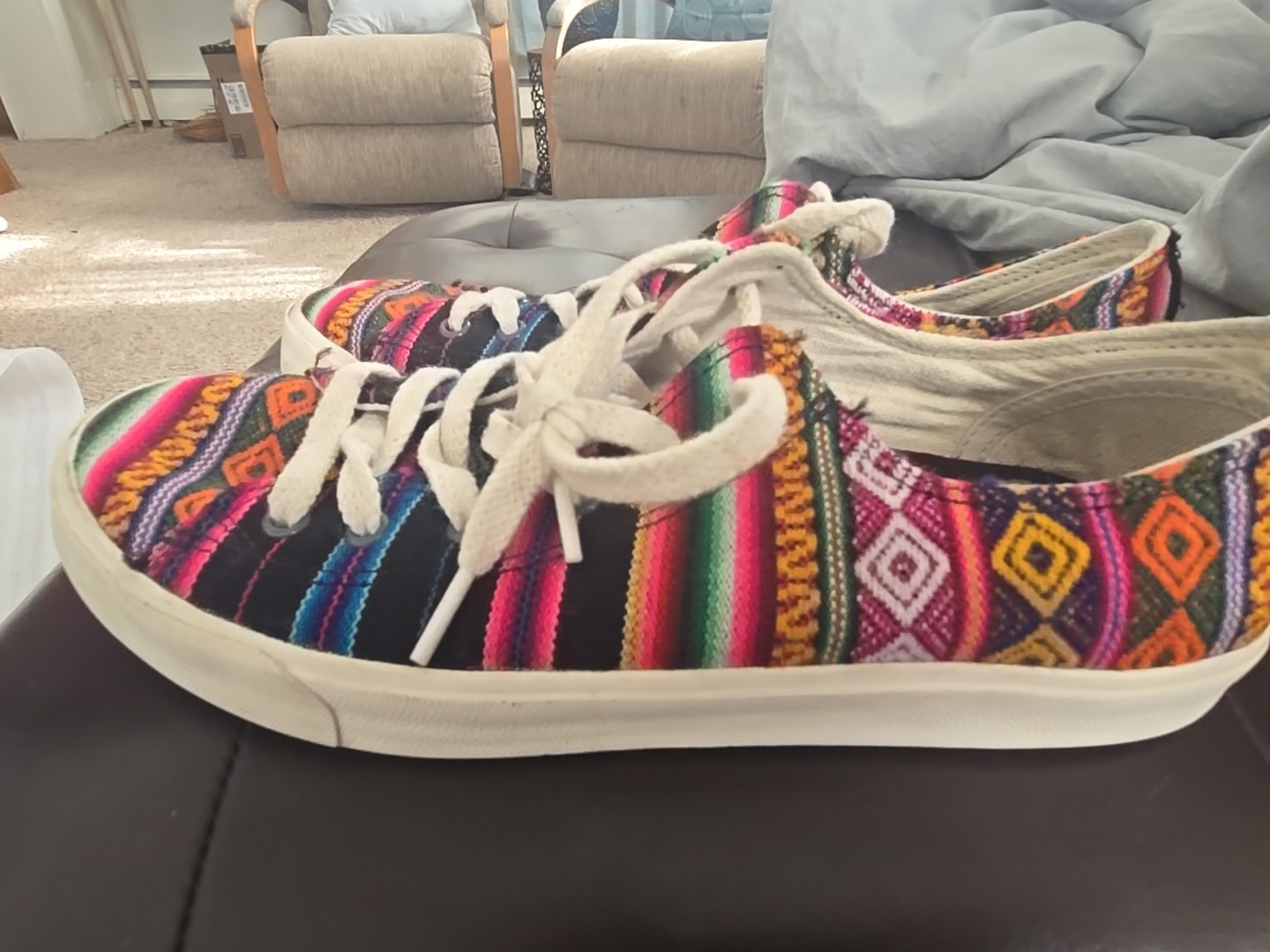 Inkkas low-top canvas sneakers colorful, woven pattern Women’s Size 10