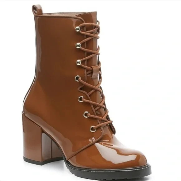 Stuart Weitzman-Cassey Bootie Cappuccino patent Leather Lace up size 5.5 NEW