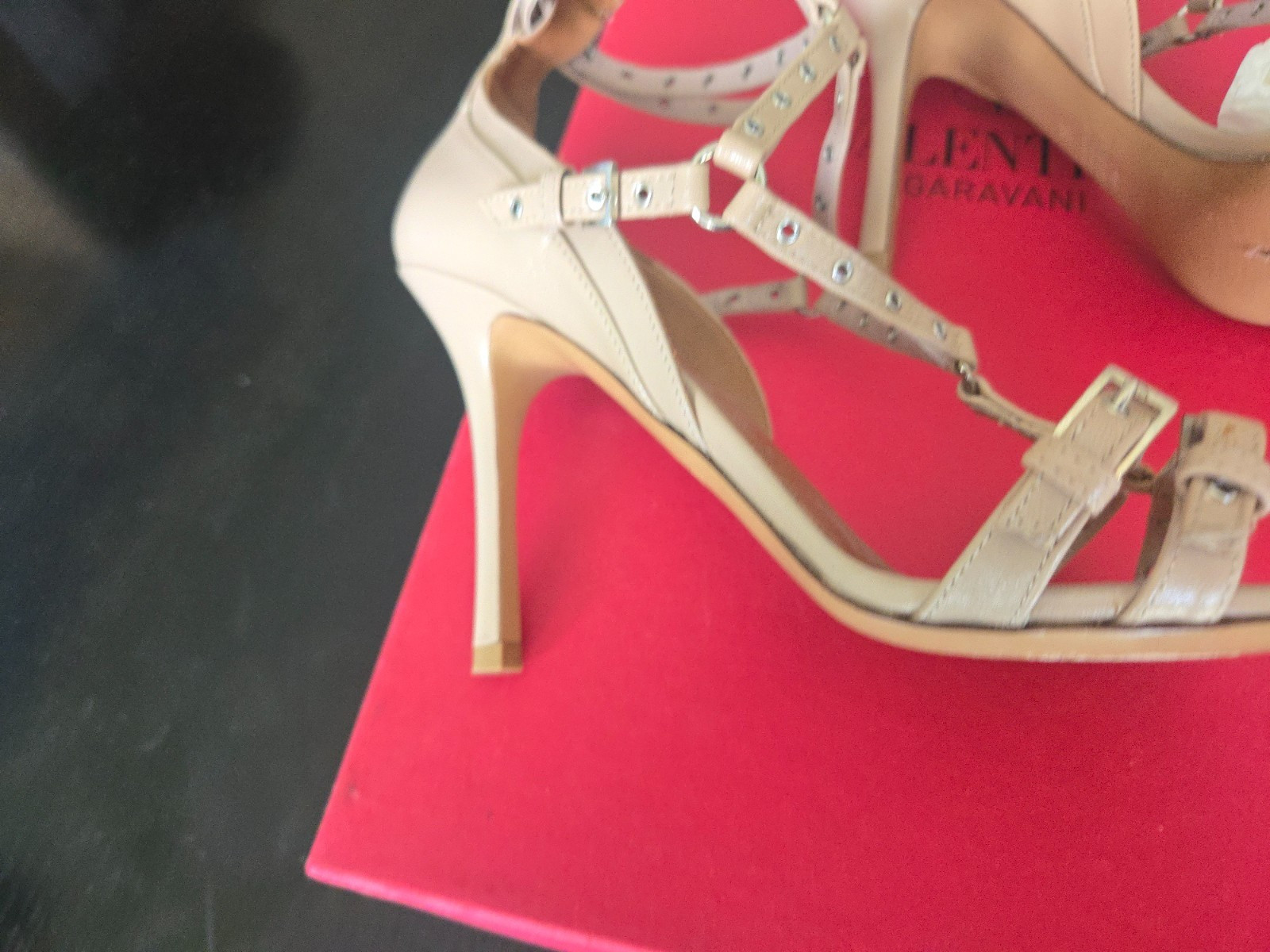 Valentino Garavani Cream Poudre Caged Leather Sandals P45 T100 OG Box Sz 36 M