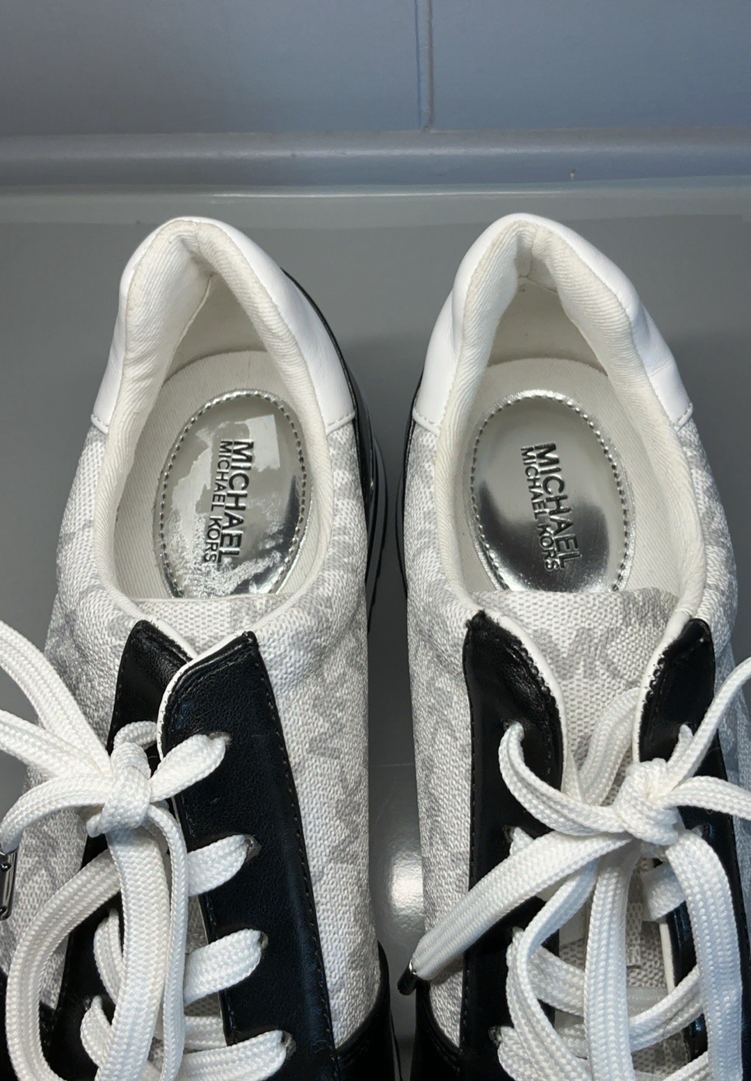 Michael Kors Men’s Low-Top Lace-Up Sneakers Black/White/Gray Logo PVC Rubber