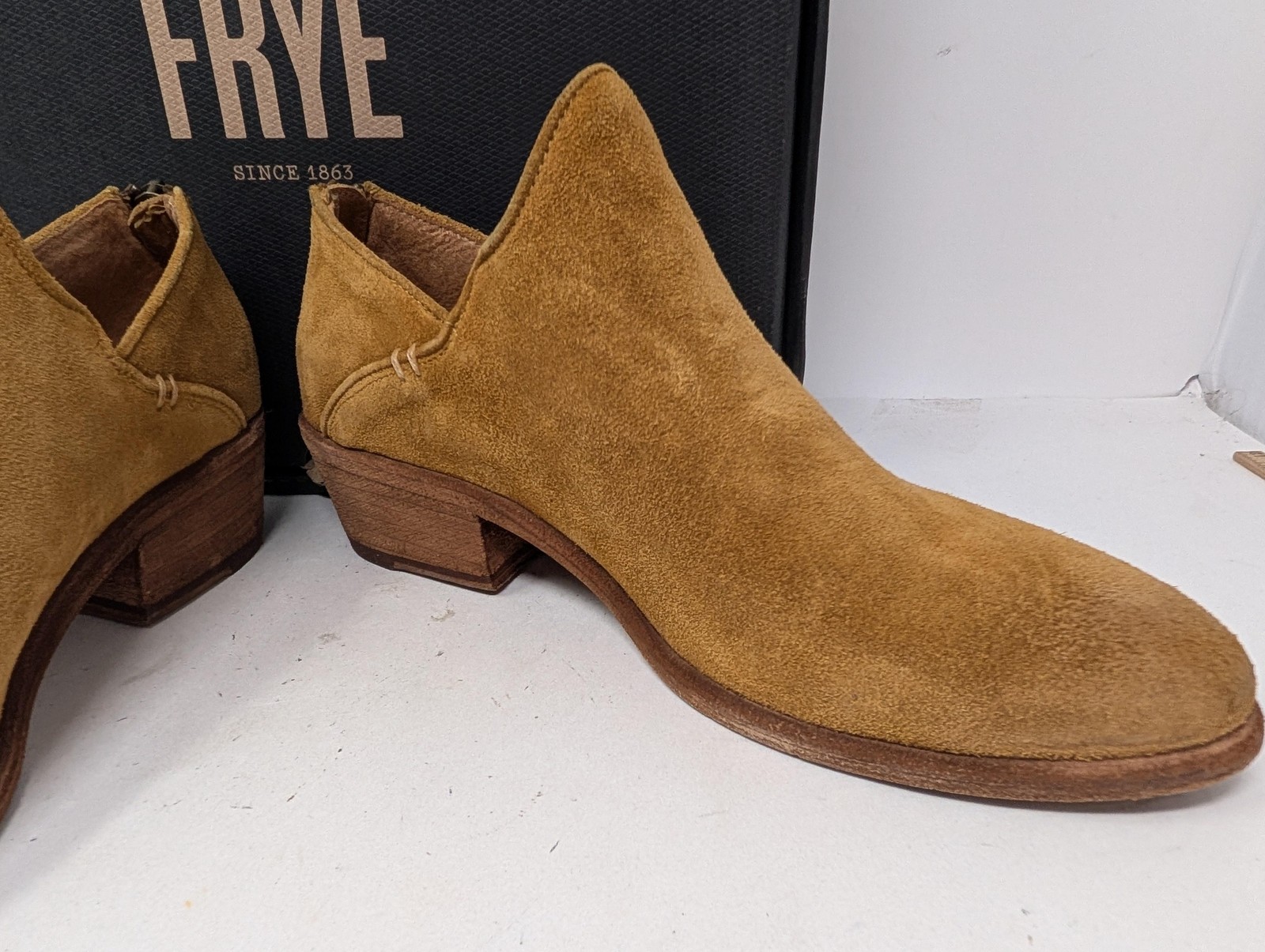 Frye Boots Womens Size 9 Brown Suede Carson Shootie Ankle Booties Western Brandy
