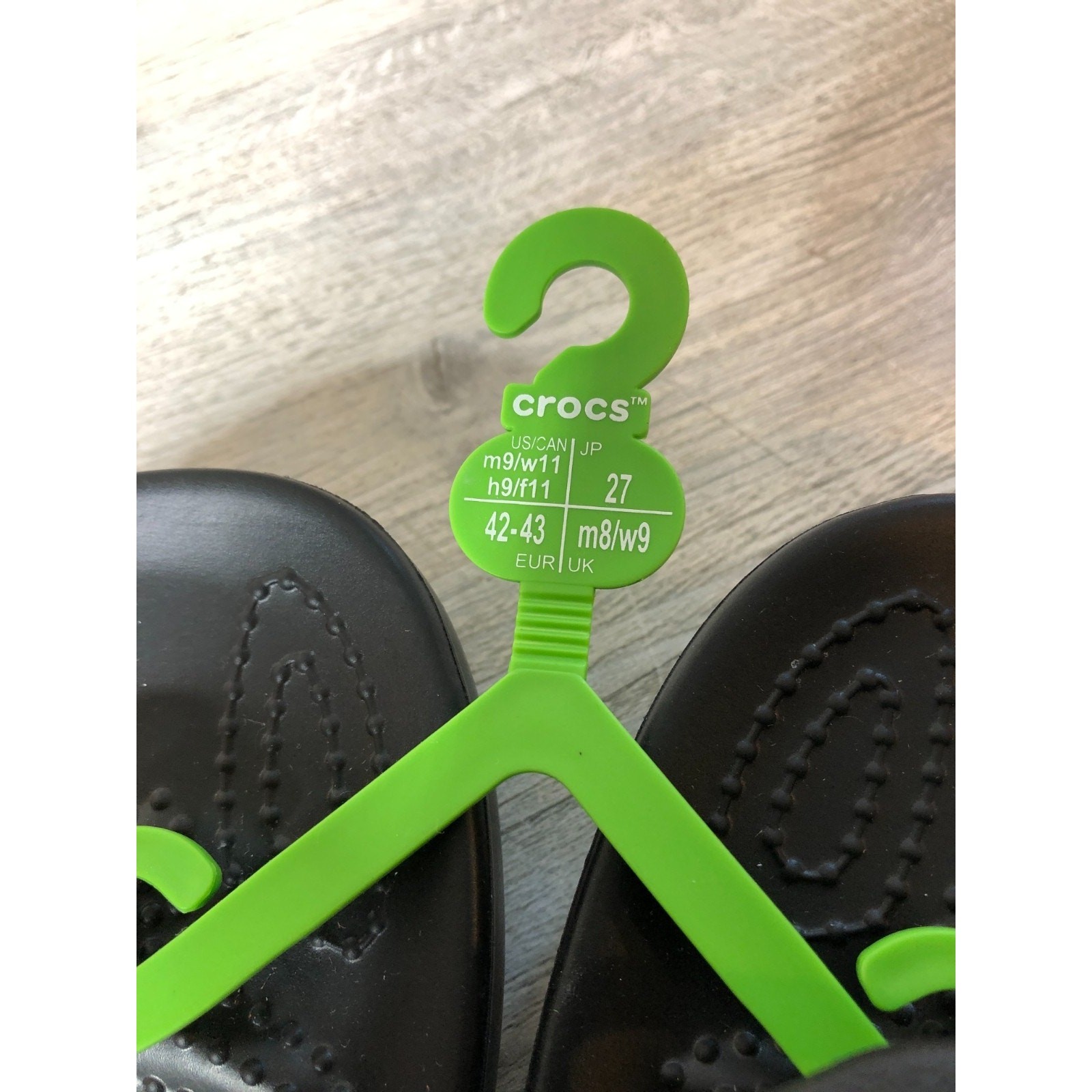 Crocs Women’s Baya Black Flip Flop w 11 m 9 Sandals