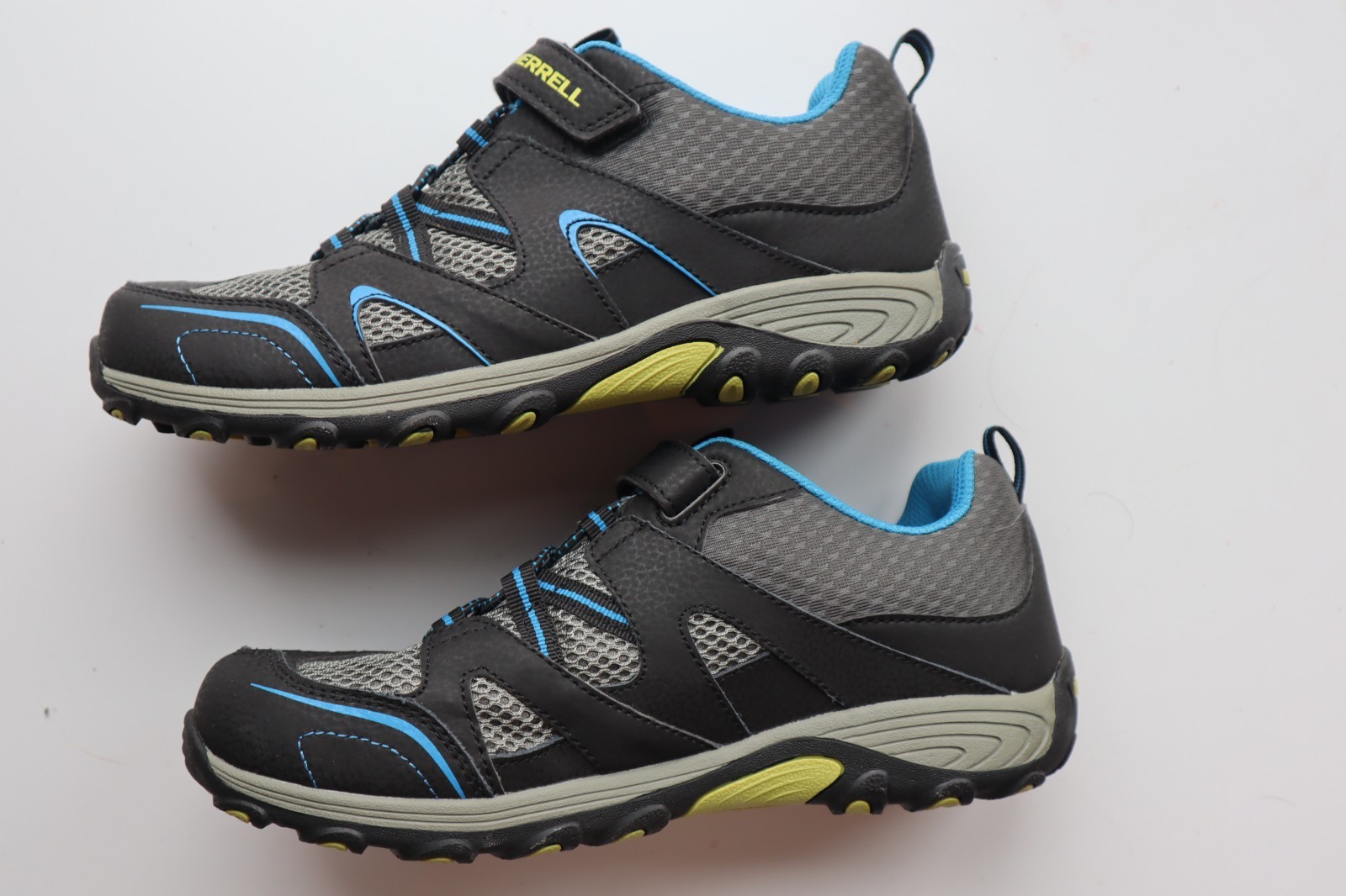 New Black Gray Blue Synthetic & Textile MERRELL Trail Chaser Sneakers Woman’s 6M