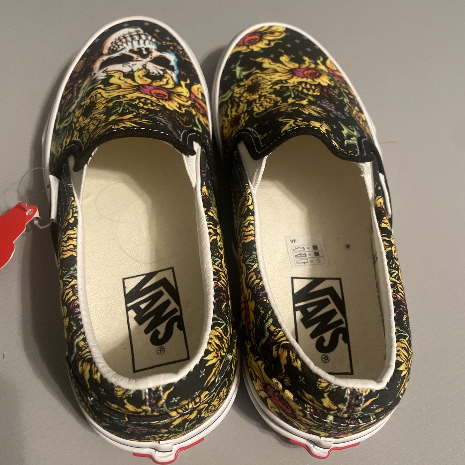 Vans Rare Classic Beauty Skull & Flowers Slip On Shoes Size Women’s 7 Men’s 5.5