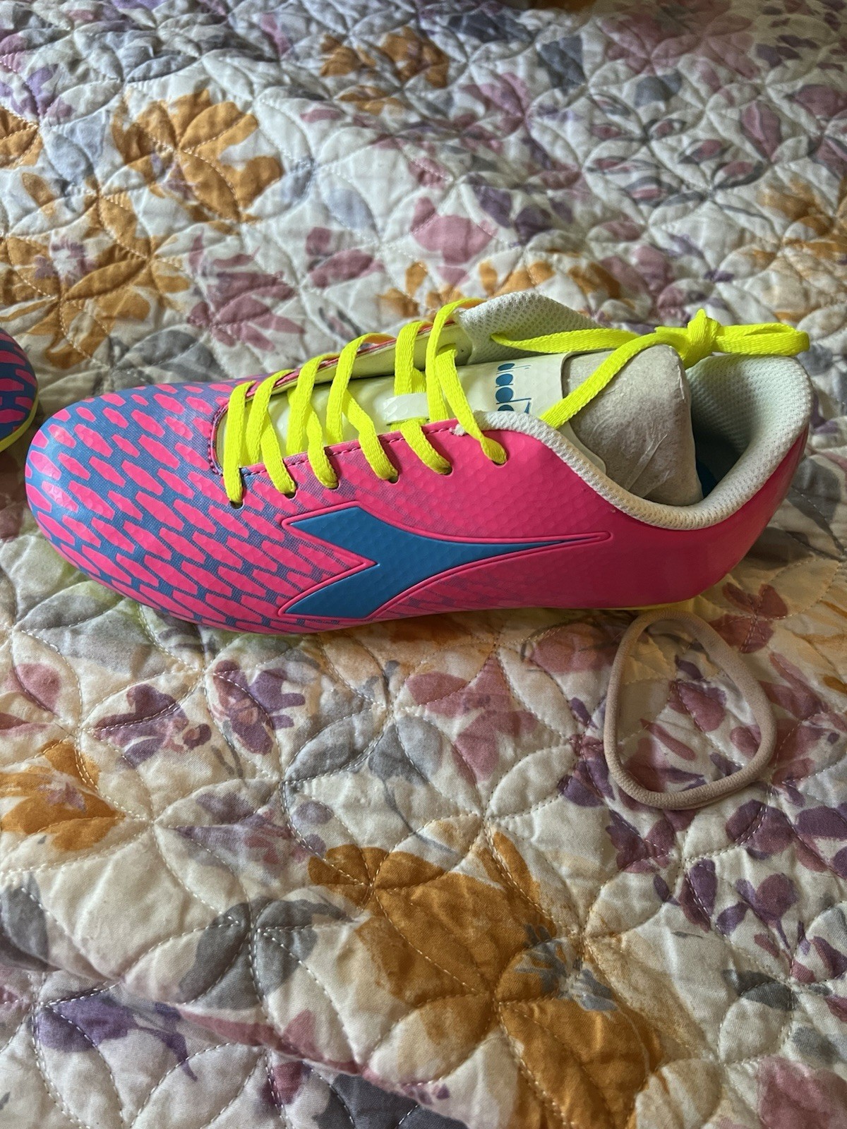 Diadora Soccer Cleats Size 5.5 Men Size 7 Women