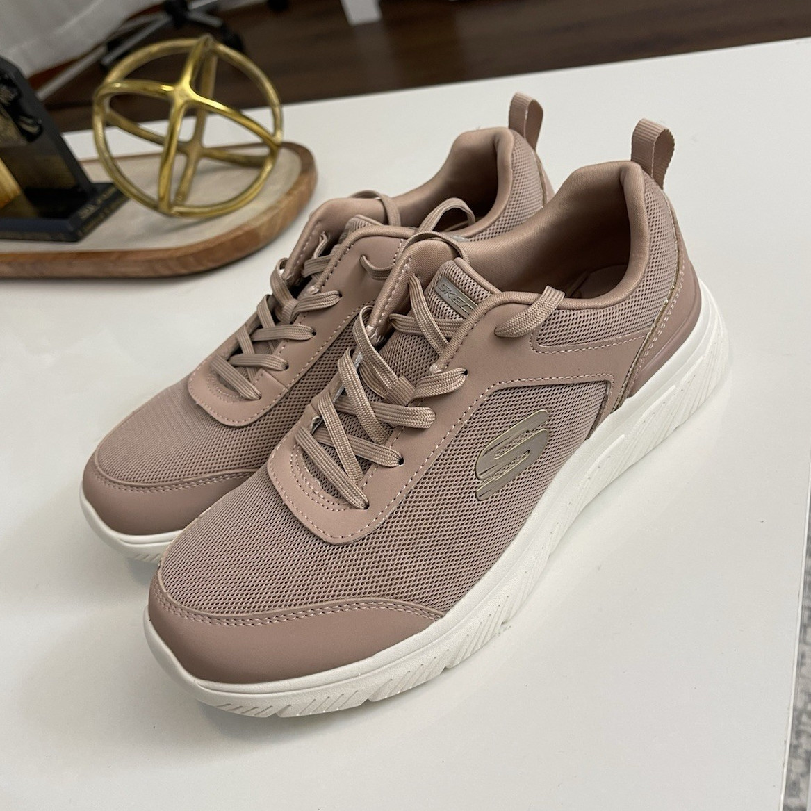 SKECHERS Arch Fit Low Top Lace-Up Sneakers Beige White Memory Foam