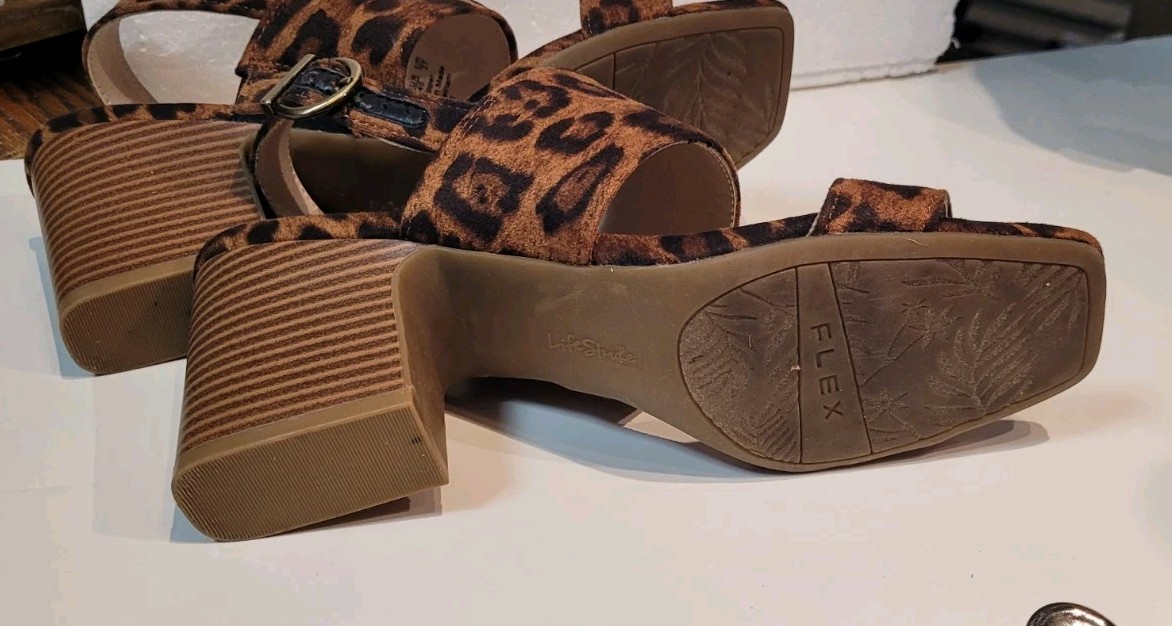 Sz 10m Life Stride Soft System Flex Animal Leopard Print 3.5in Block Heels