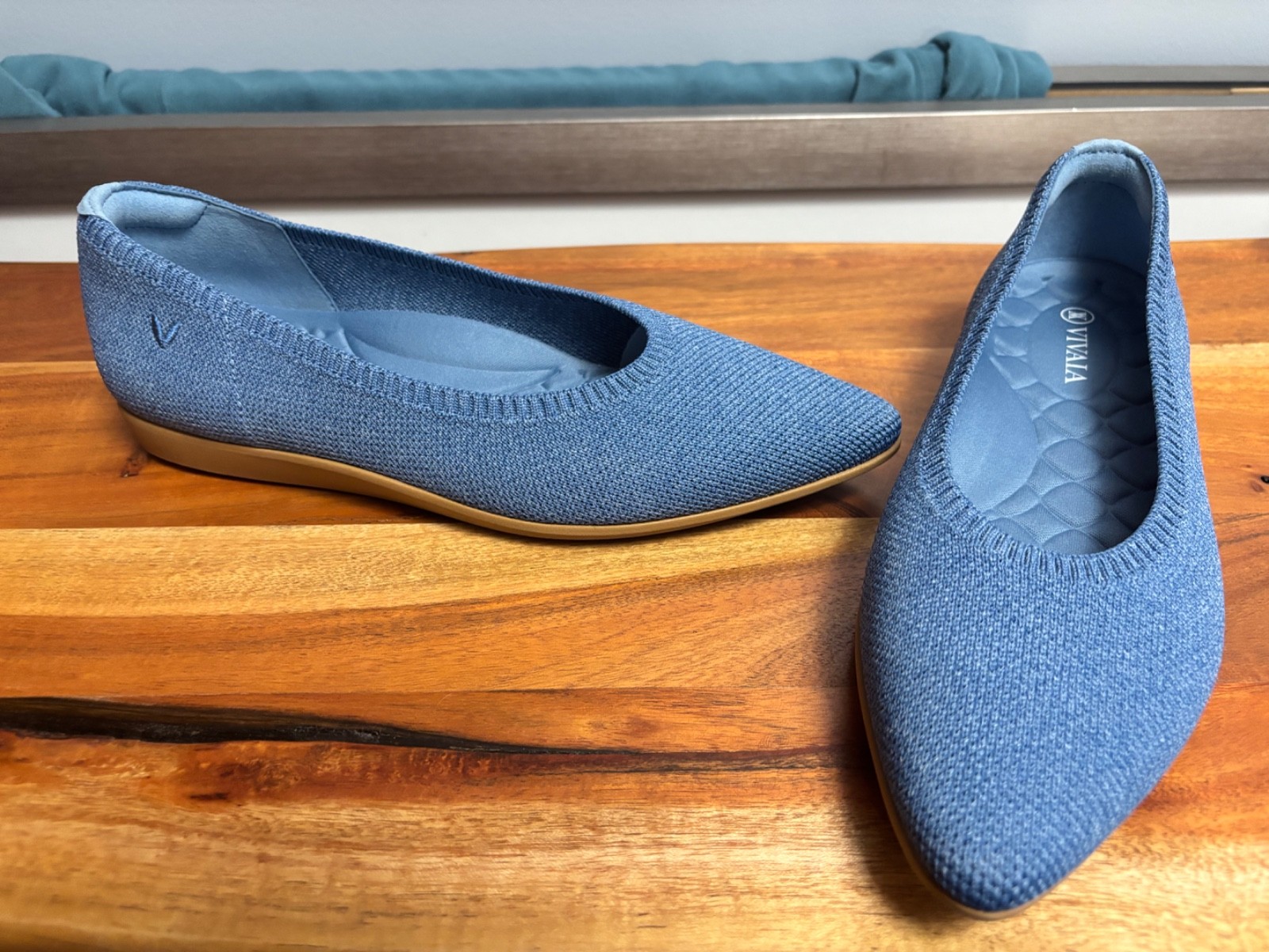 Vivaia Aria Walker Blue Pointed Toe Ballet Flats – Size 37.5 – New