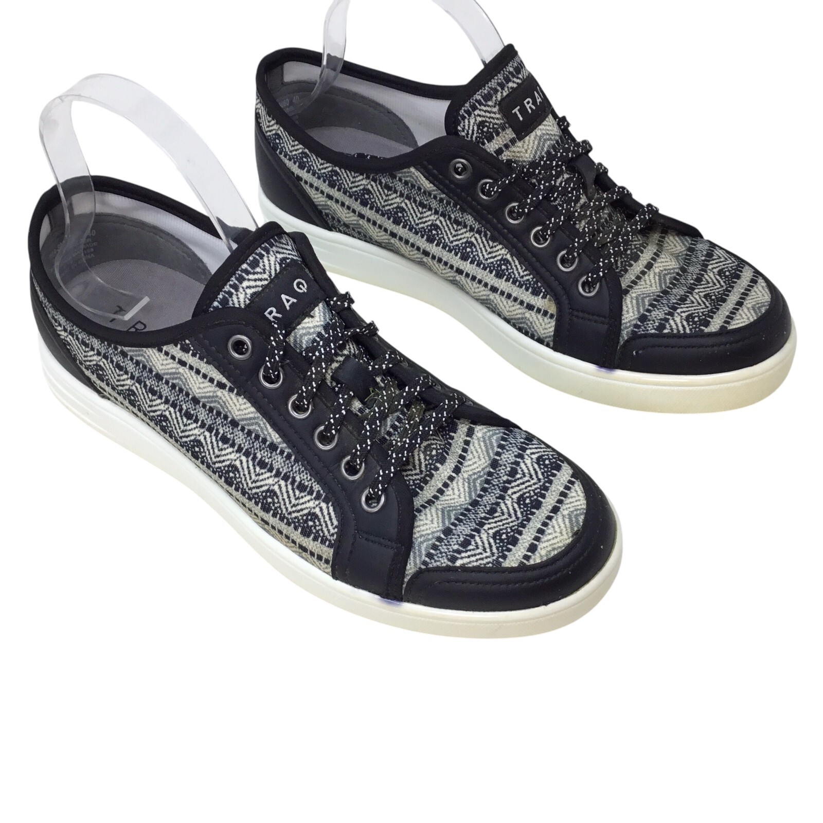 Traq Alegria Sari Sneaq Sneakers Size 40 or 9.5-10 Tapestry Textile Black Casual