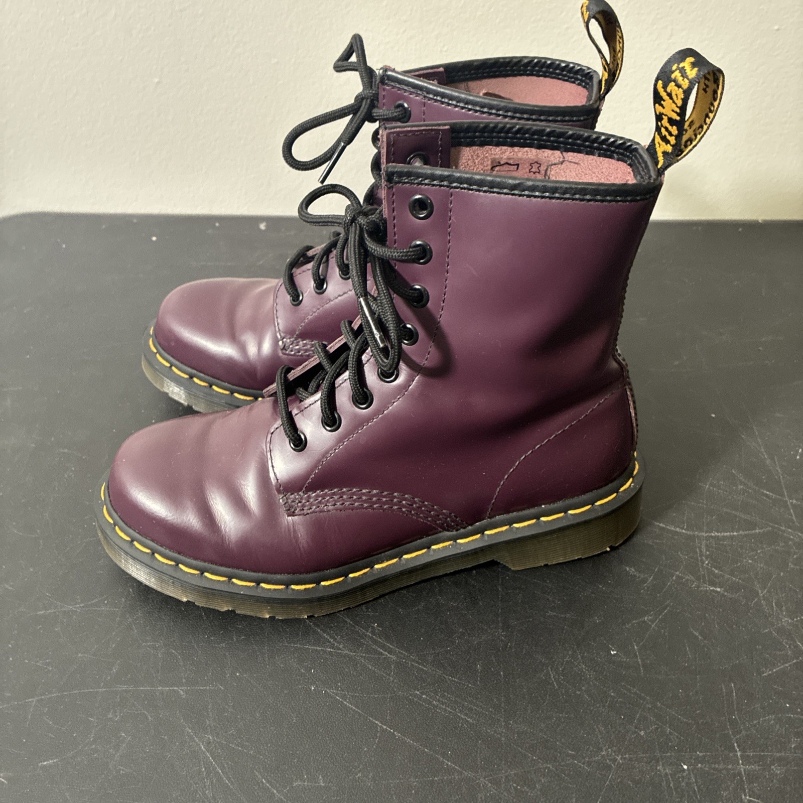 Dr. Martens Pascal Women’s Ankle Boots Smooth Purple 8-Eye Lace-Up Air Wair Sz 7