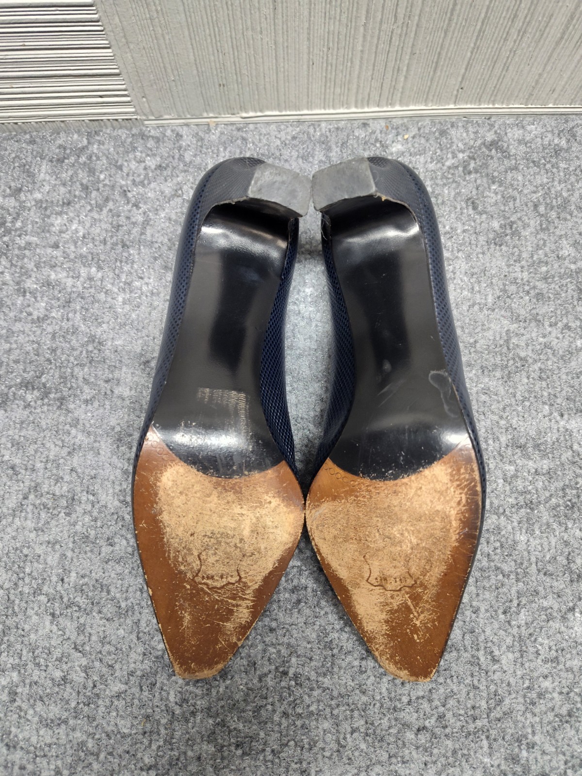 Stuart Weitzman Women Pump Shoe 8B Black Leather Slip On Formal Business Office
