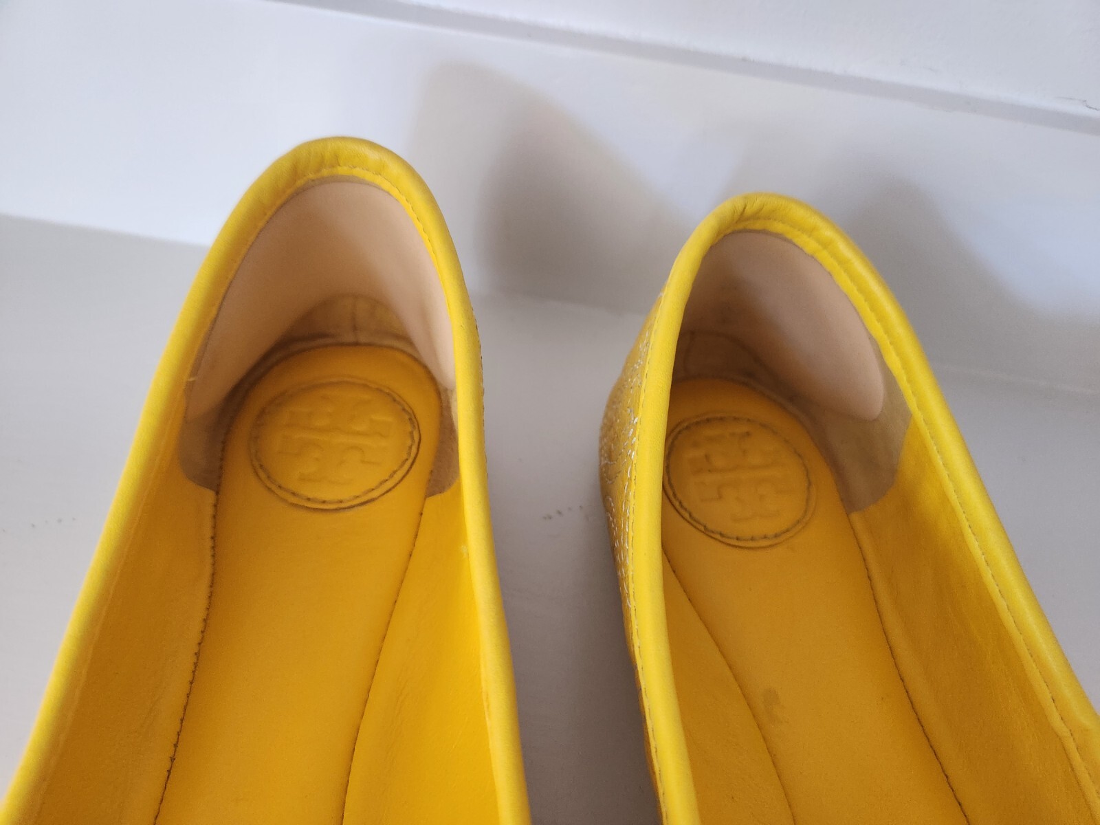 VEUC Tory Burch Womens Chelsea Yellow Stitched Ballet Flats Sz 8 M