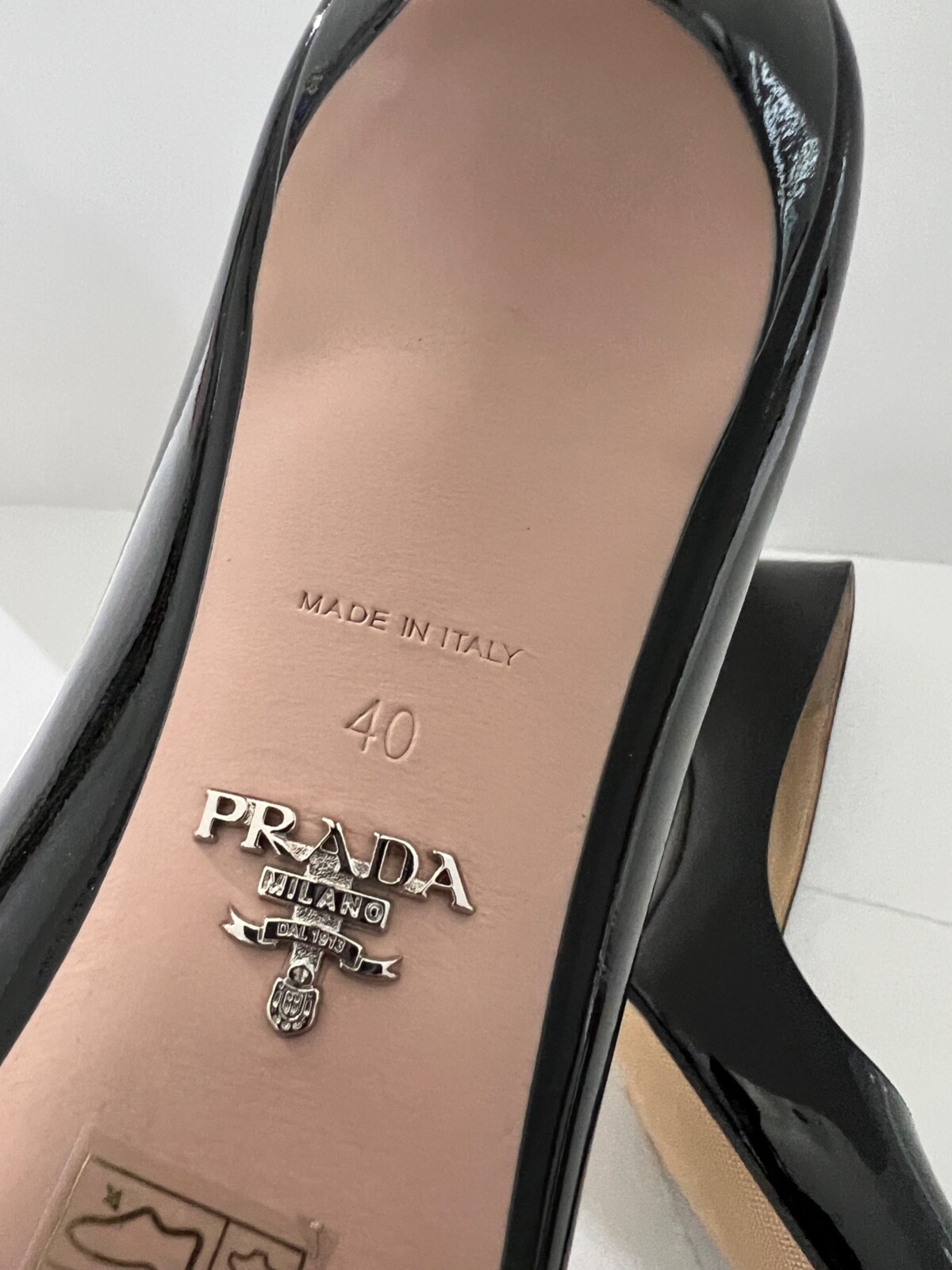 Prada Black Patent Leather Pointed Toe Classic Elegant Designer Pumps Heels Shoe
