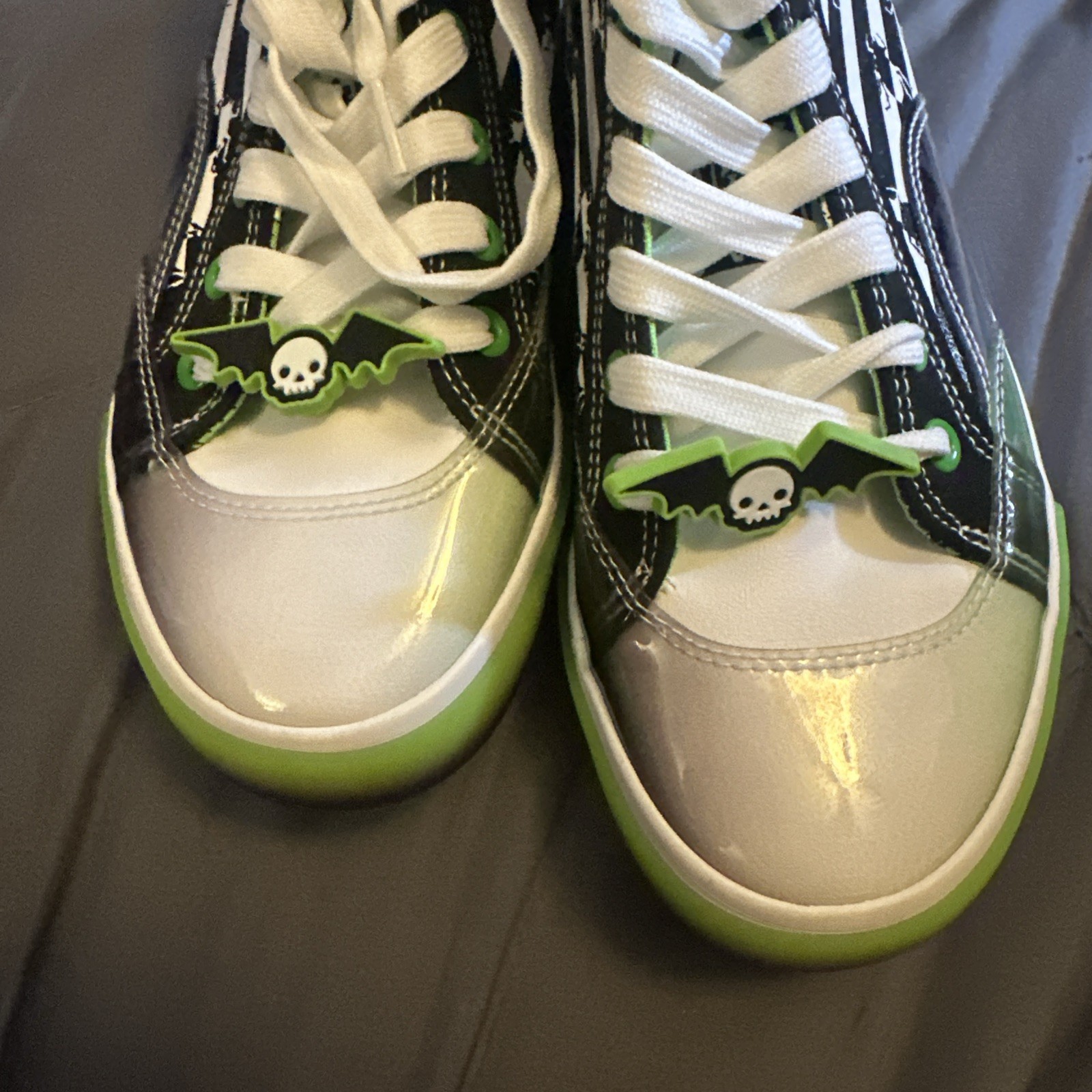 Beetlejuice Glow-In-The Dark Shoes Womens Size 8 High-top Sneakers View Last Pic