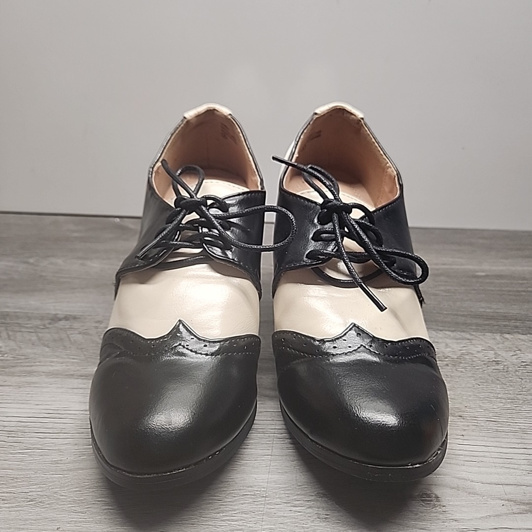 Chase + Chloe Saddleshoes Heels Vintage Looking