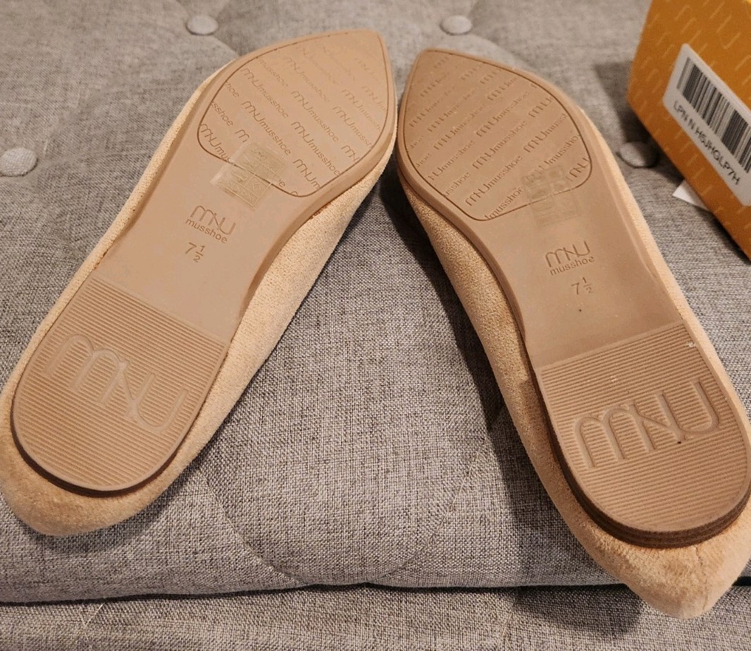 MUSSHOE Women’s Flat Size 7.5 Nude Suede